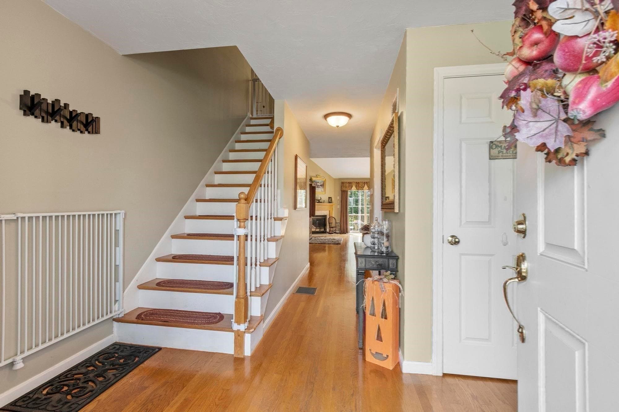 Condominium at 131 Ariel Circle # 131, Sutton MA 01590, Sutton, photo 13 of 32