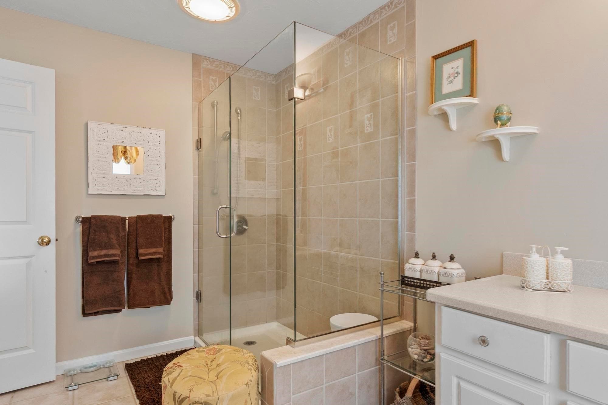Condominium at 131 Ariel Circle # 131, Sutton MA 01590, Sutton, photo 17 of 32