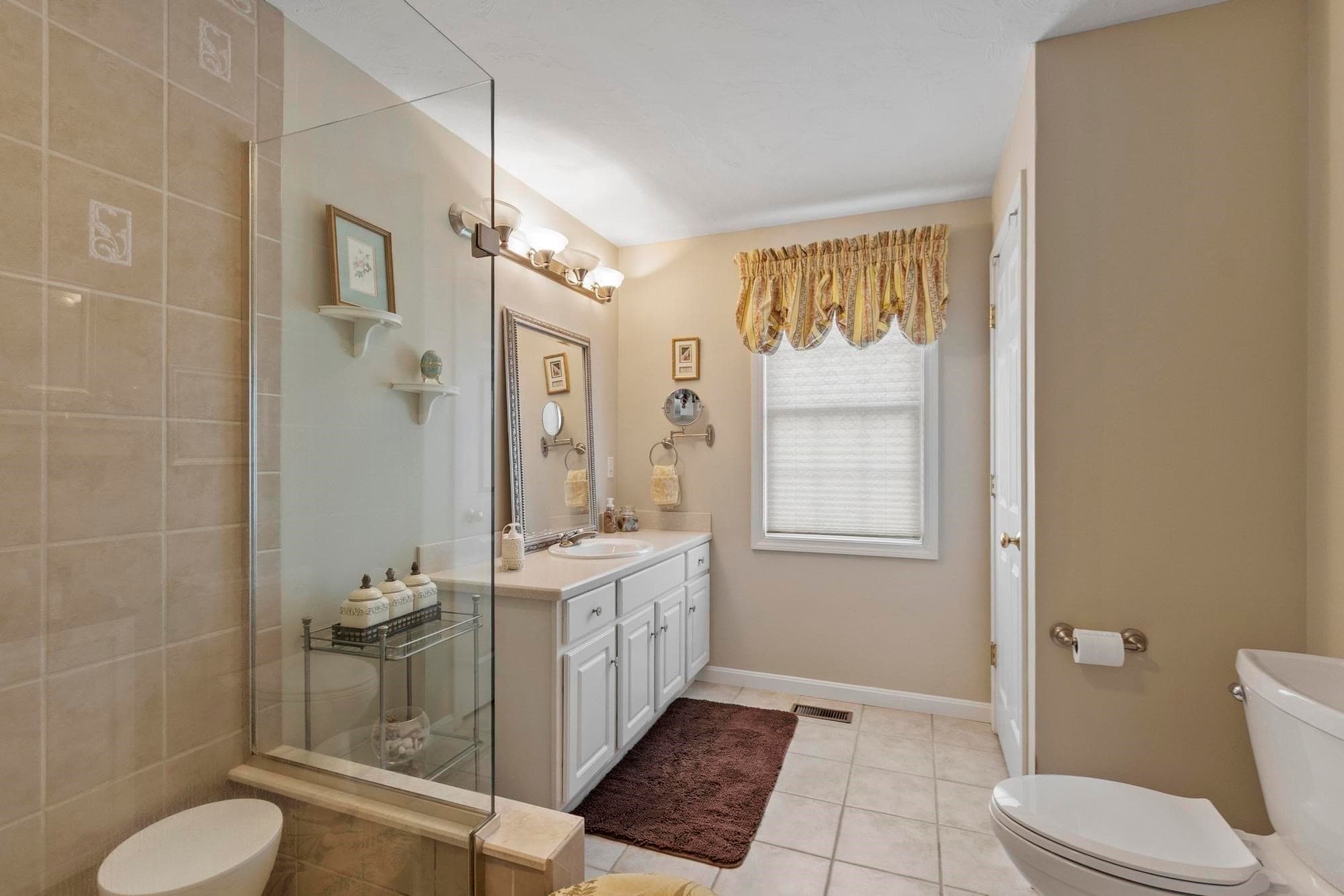 Condominium at 131 Ariel Circle # 131, Sutton MA 01590, Sutton, photo 18 of 32