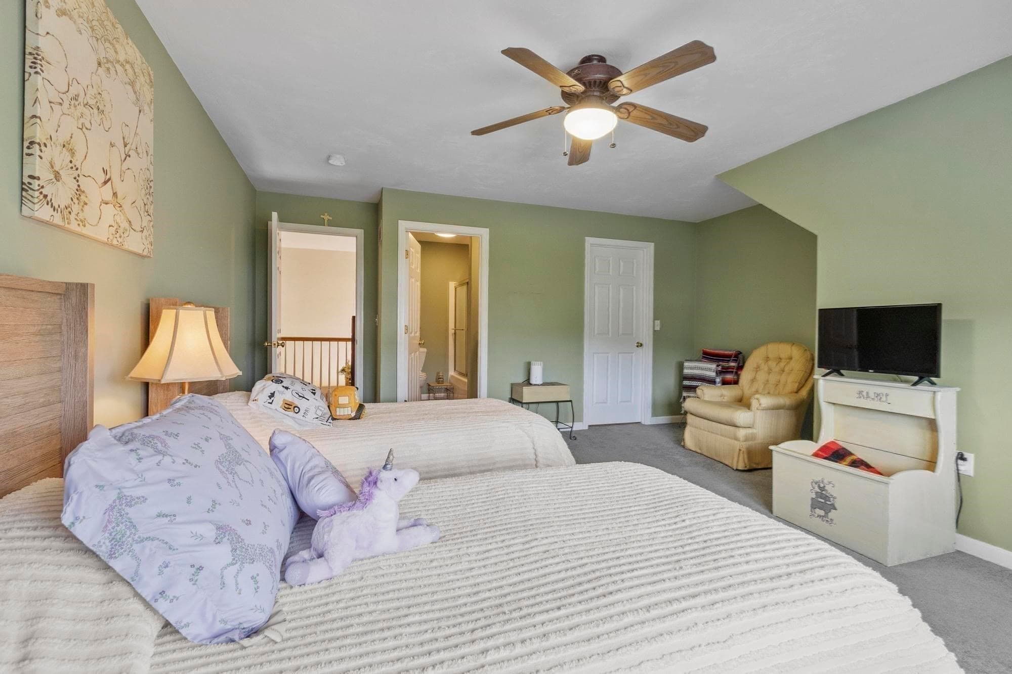 Condominium at 131 Ariel Circle # 131, Sutton MA 01590, Sutton, photo 21 of 32