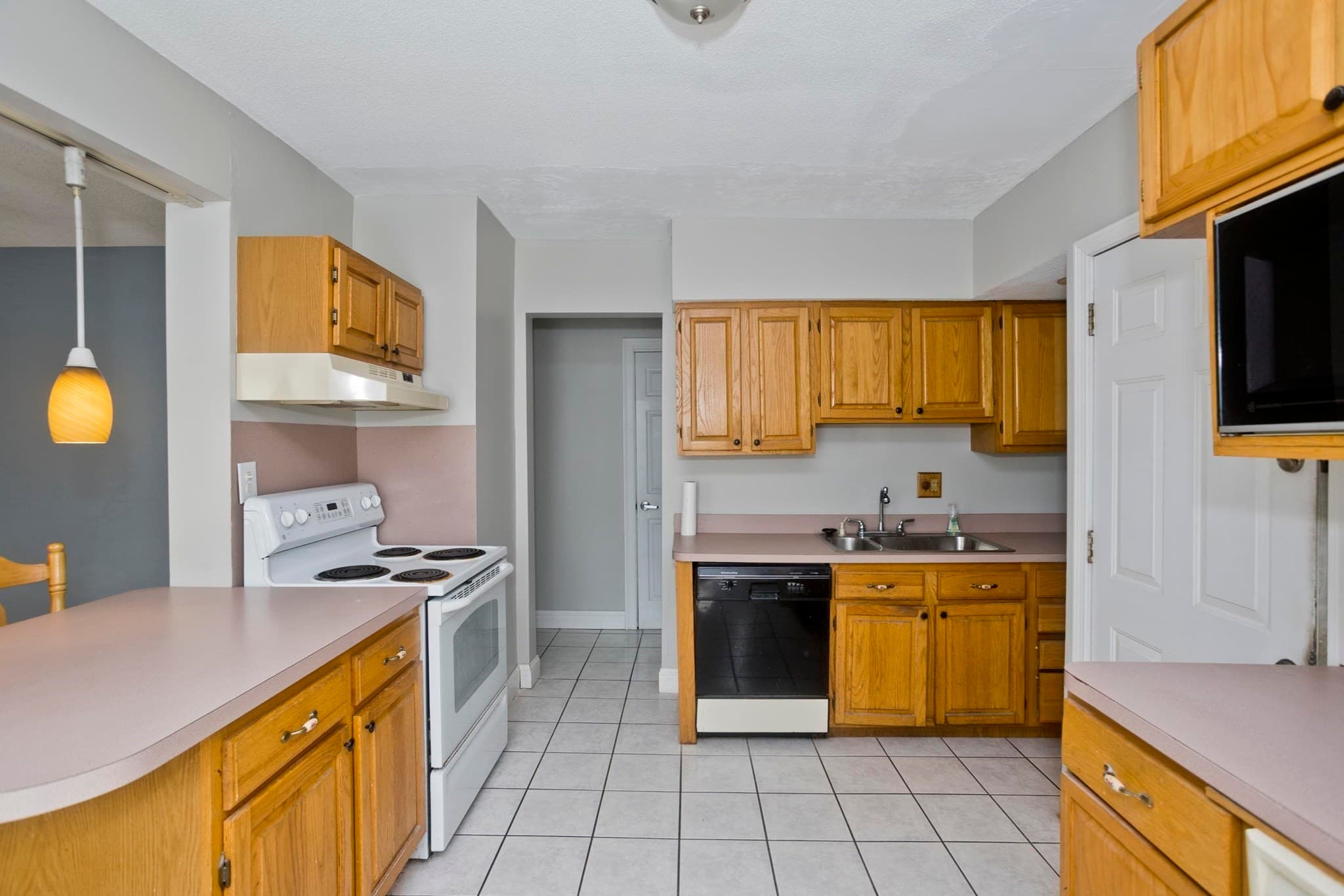 Multi Family at 81-83 Chestnut Street, Springfield MA 01151, Springfield, photo 7 of 27