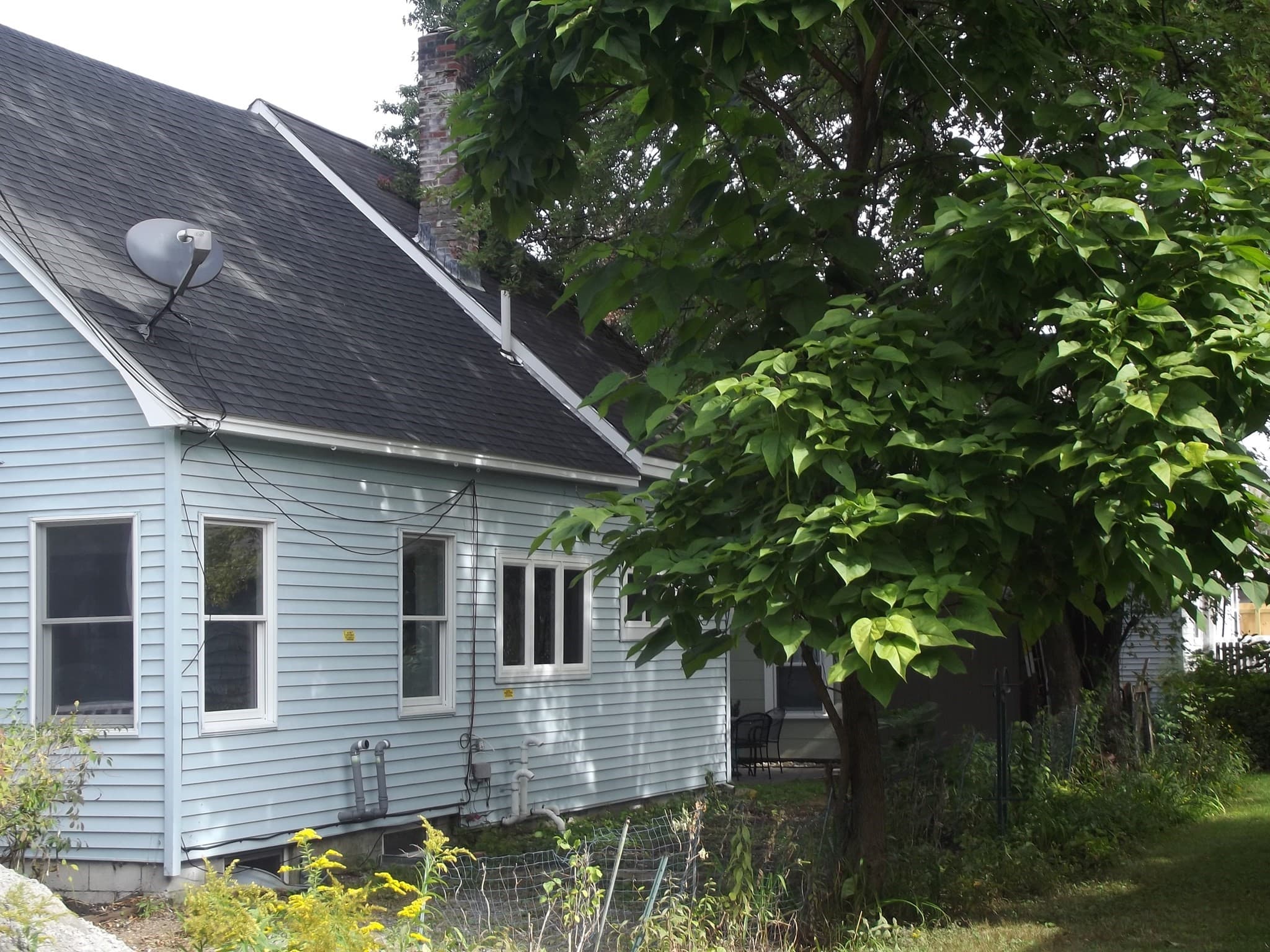 Single Family Residence at 27 Elizabeth St, Lunenburg MA 01462, Lunenburg, photo 2 of 24