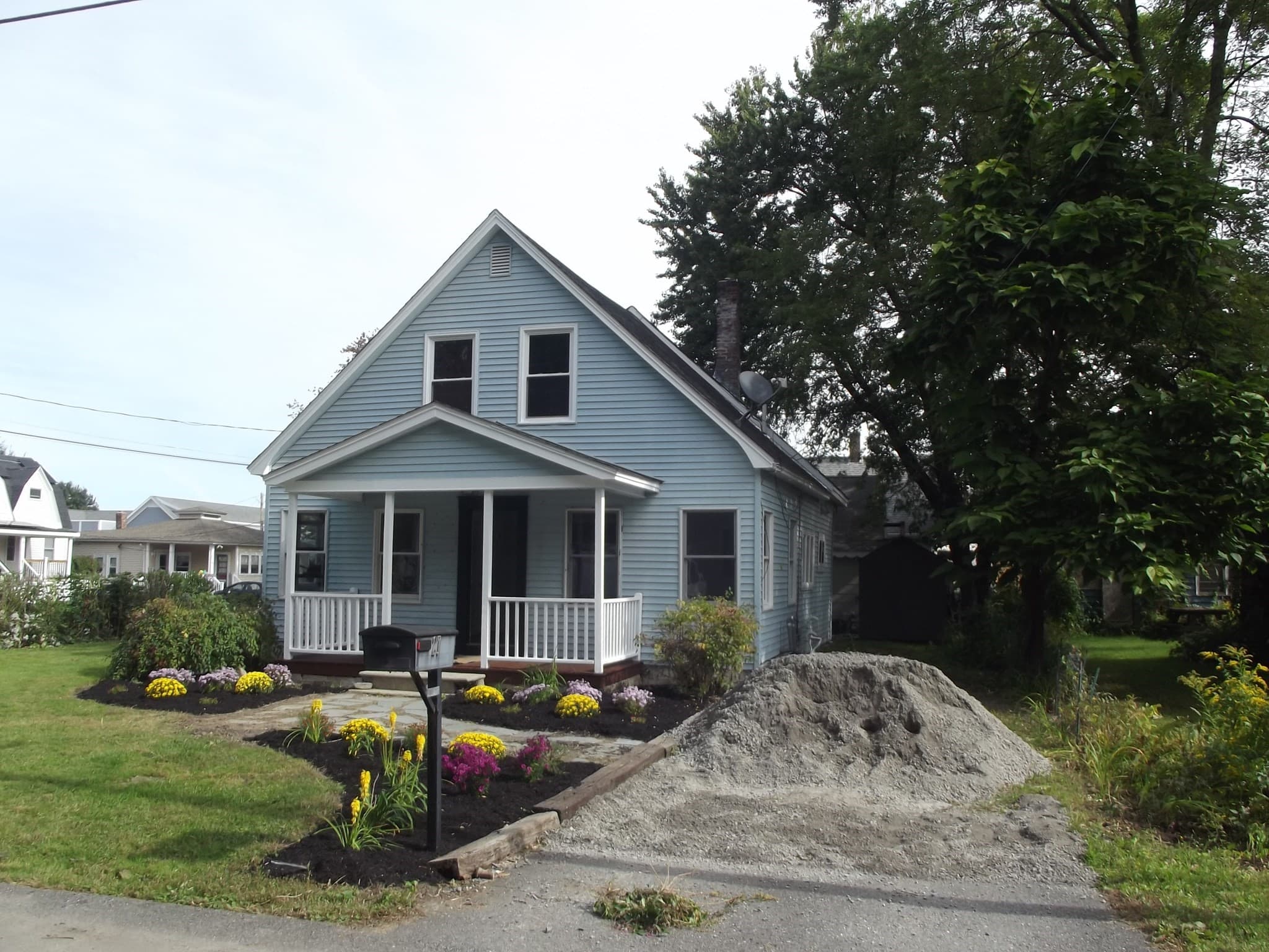 Single Family Residence at 27 Elizabeth St, Lunenburg MA 01462, Lunenburg, photo 3 of 24