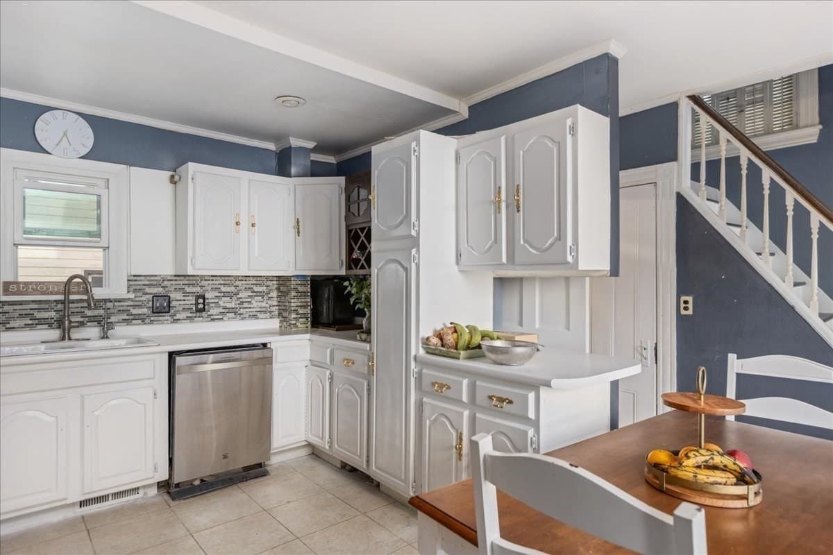 Single Family Residence at 33 Ninth Ave, Haverhill MA 01830, Haverhill, photo 13 of 39