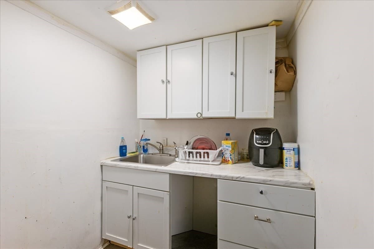 Single Family Residence at 33 Ninth Ave, Haverhill MA 01830, Haverhill, photo 31 of 39
