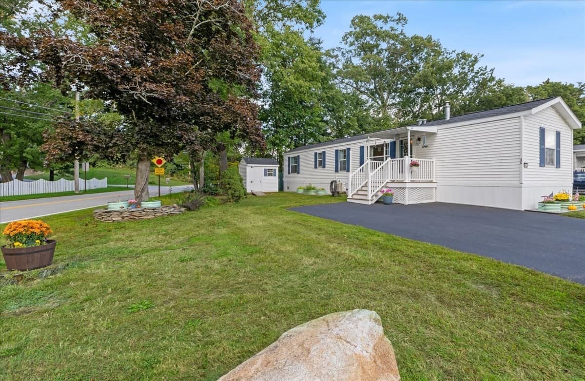 Mobile Home at 1 Arrow Dr. # L, Salem NH 03079, Salem, photo 2 of 23