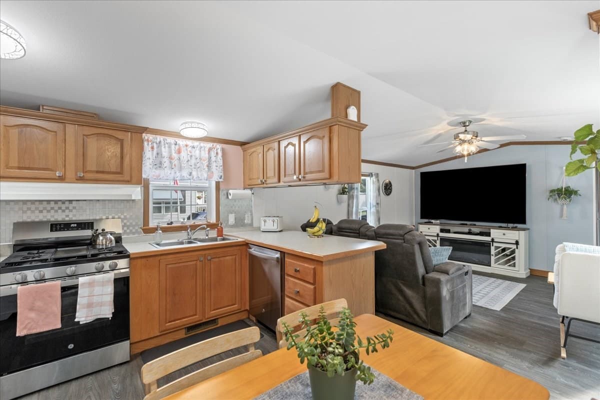 Mobile Home at 1 Arrow Dr. # L, Salem NH 03079, Salem, photo 11 of 23