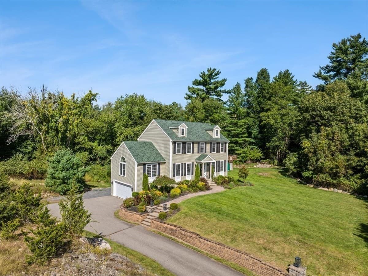 Single Family Residence at 4 Look Out Circle, Middleboro MA 02346, Middleboro, photo 2 of 42