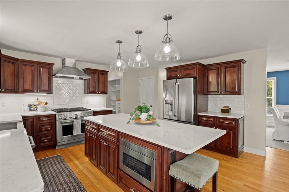 Single Family Residence at 4 Look Out Circle, Middleboro MA 02346, Middleboro, photo 12 of 42