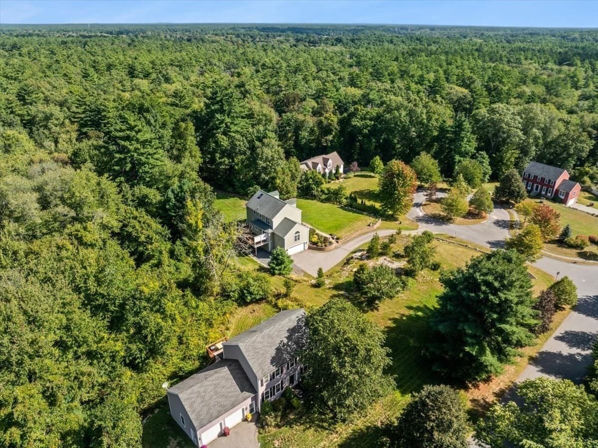 Single Family Residence at 4 Look Out Circle, Middleboro MA 02346, Middleboro, photo 7 of 42