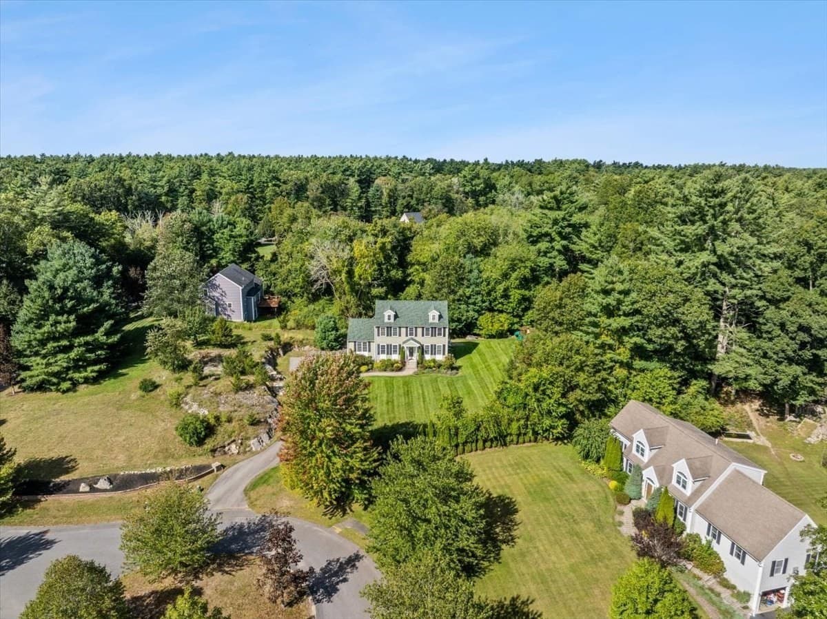 Single Family Residence at 4 Look Out Circle, Middleboro MA 02346, Middleboro, photo 5 of 42
