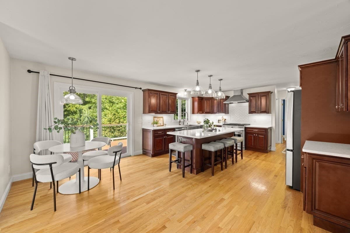 Single Family Residence at 4 Look Out Circle, Middleboro MA 02346, Middleboro, photo 10 of 42