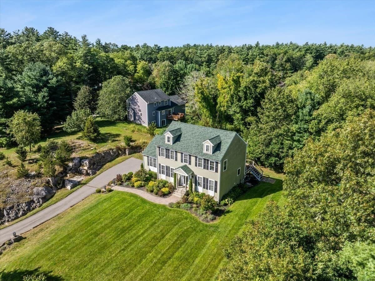 Single Family Residence at 4 Look Out Circle, Middleboro MA 02346, Middleboro, photo 4 of 42