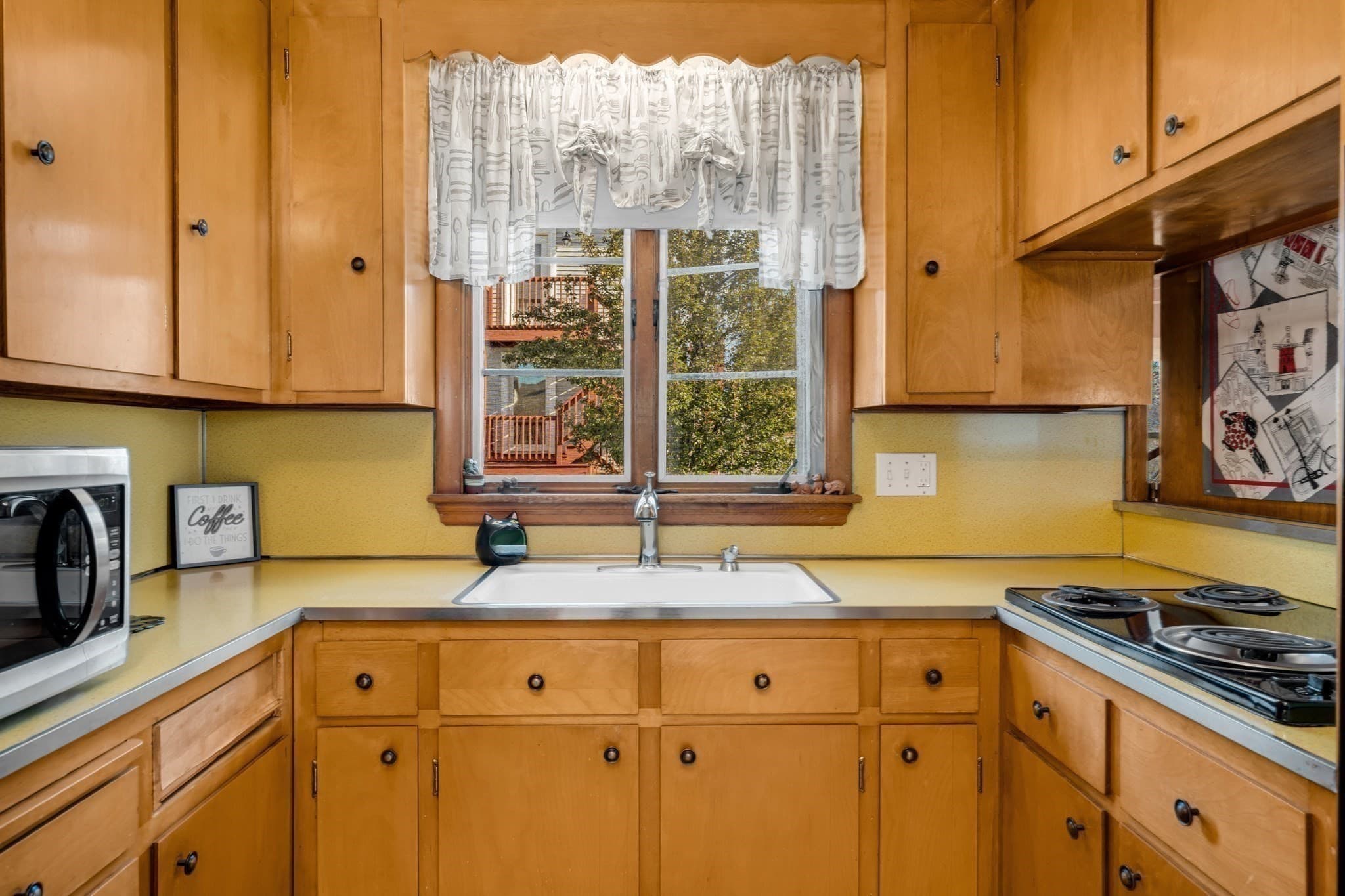 Single Family Residence at 45 Sigourney St, Revere MA 02151, Revere, photo 9 of 28