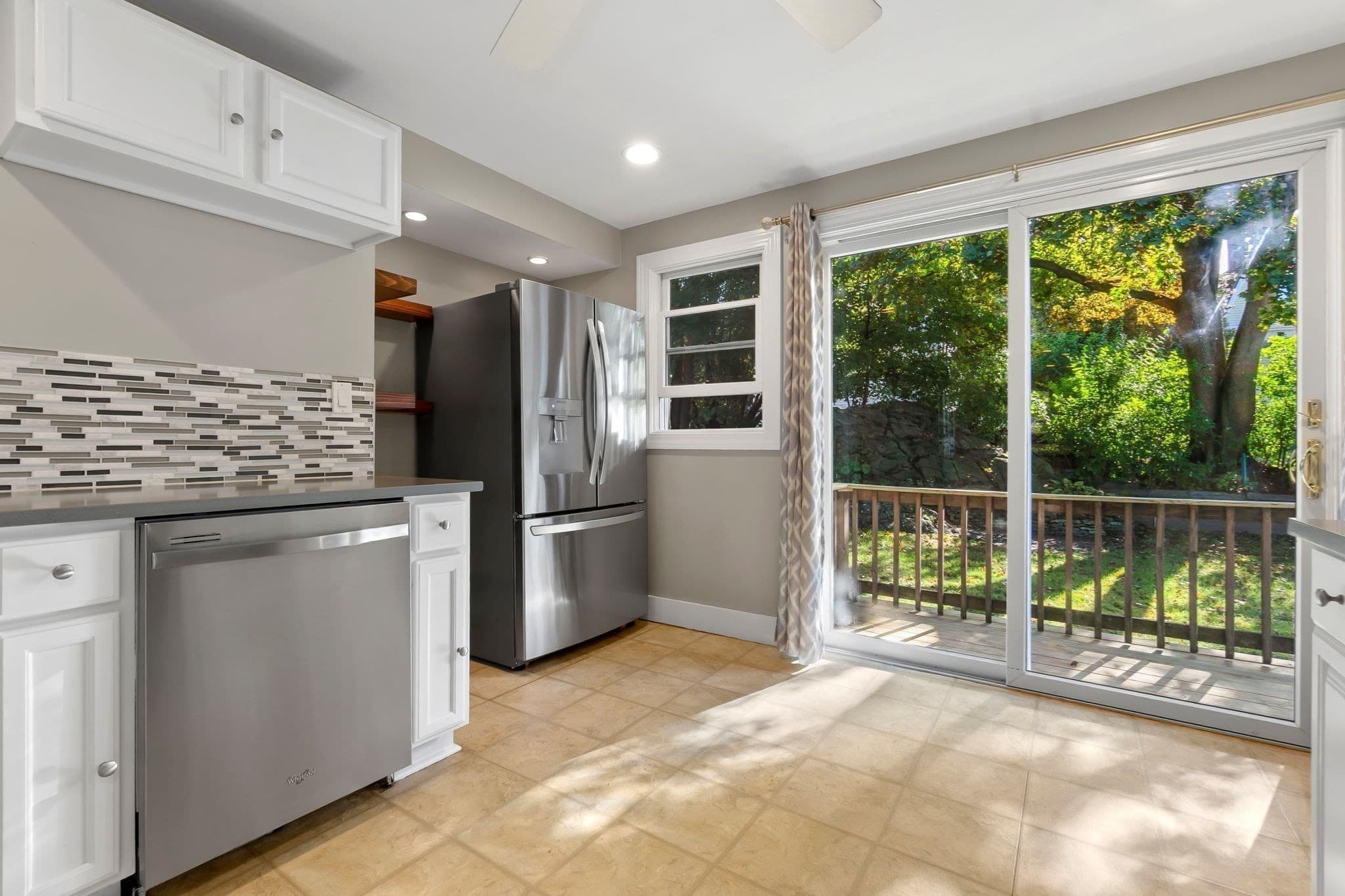 Condominium at 17-1/2 Pierce Ave., Beverly MA 01915, Beverly, photo 12 of 25