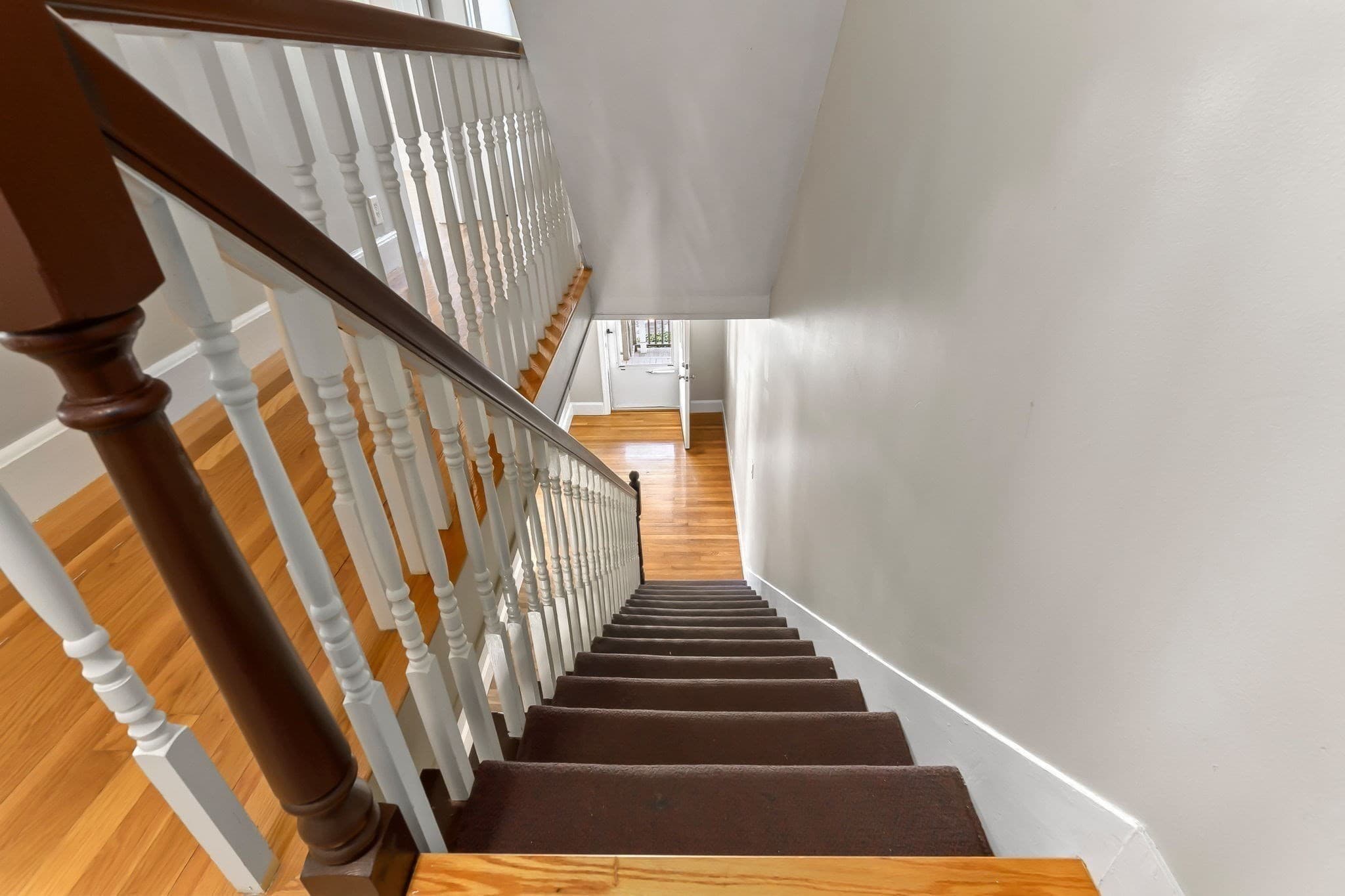 Condominium at 17-1/2 Pierce Ave., Beverly MA 01915, Beverly, photo 14 of 25