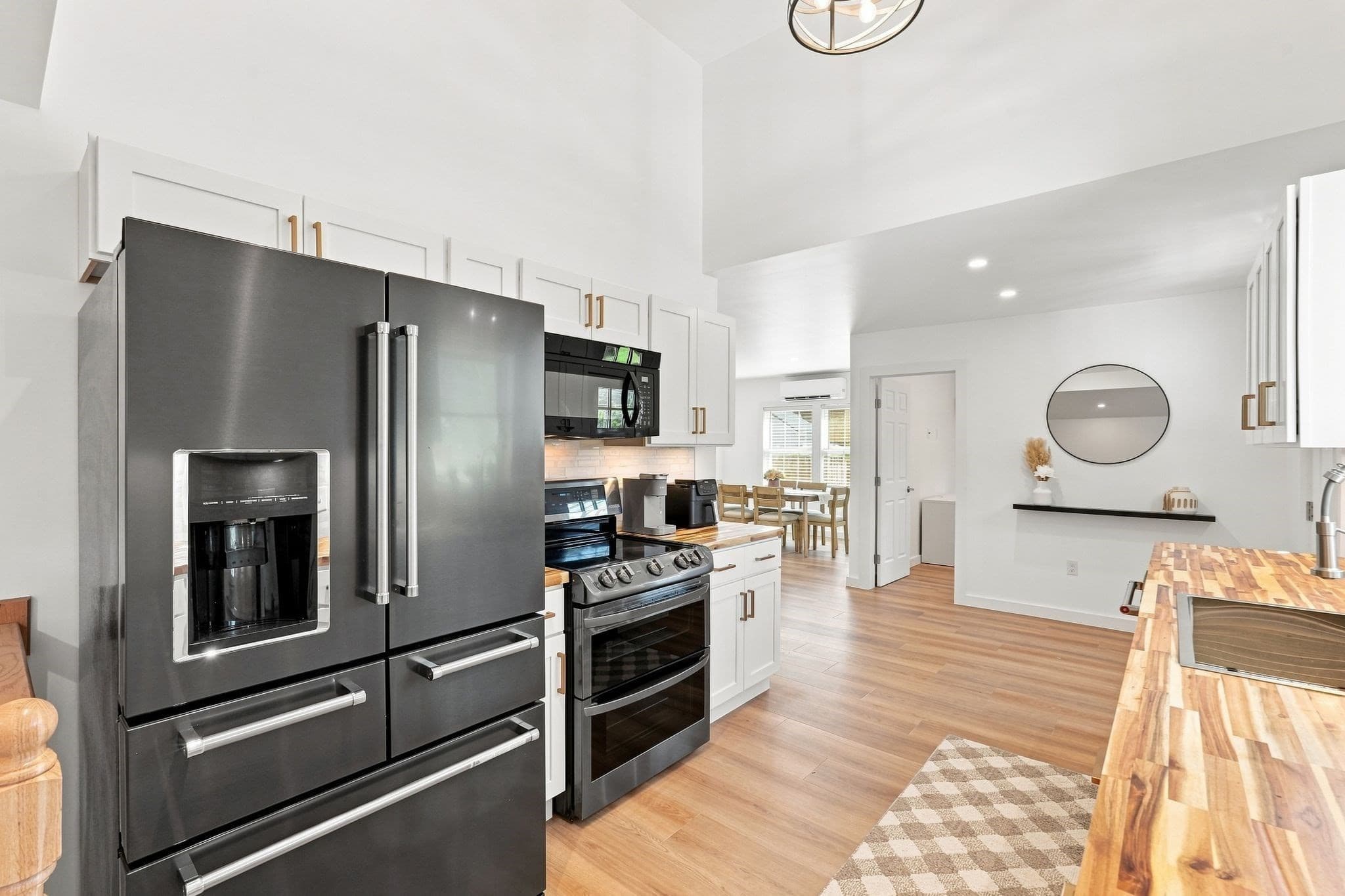 Single Family Residence at 204 River Dr, Hadley MA 01035, Hadley, photo 5 of 42