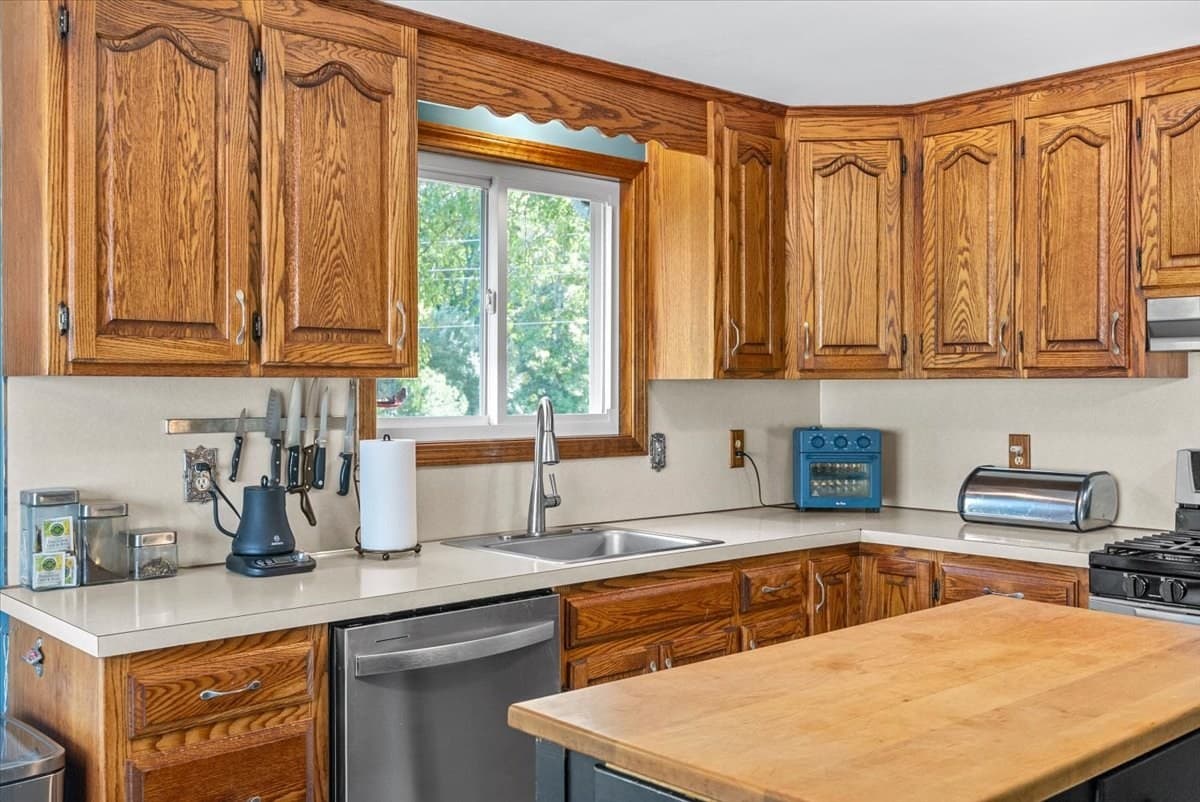 Single Family Residence at 499 Harvard St, East Bridgewater MA 02333, East Bridgewater, photo 6 of 41
