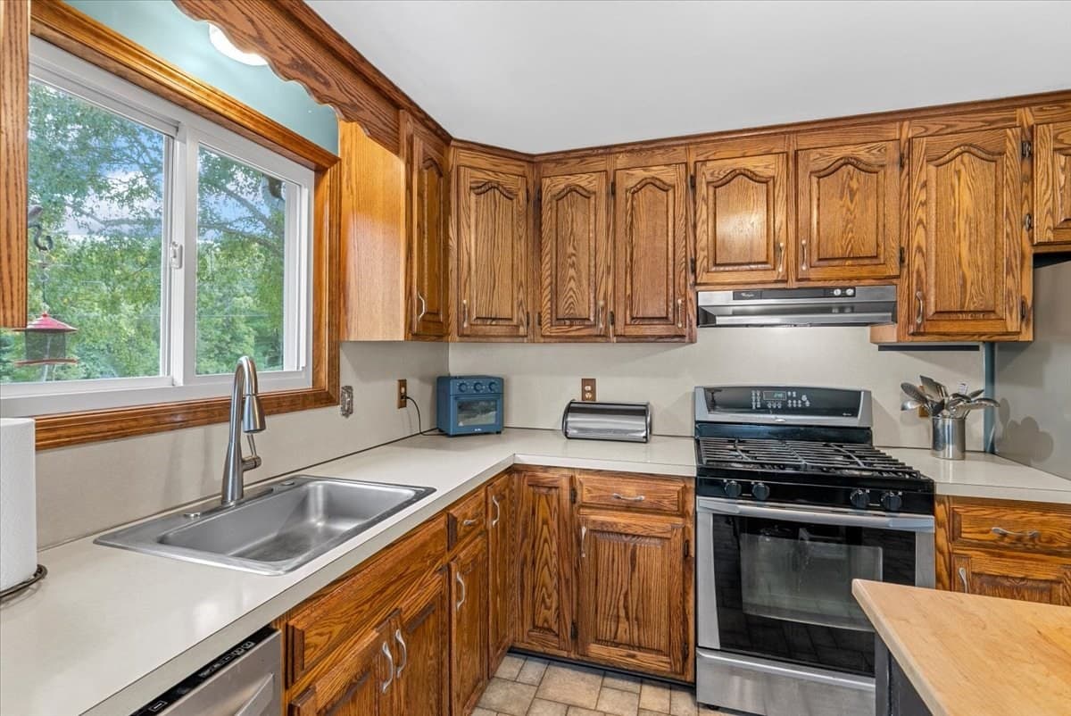 Single Family Residence at 499 Harvard St, East Bridgewater MA 02333, East Bridgewater, photo 8 of 41