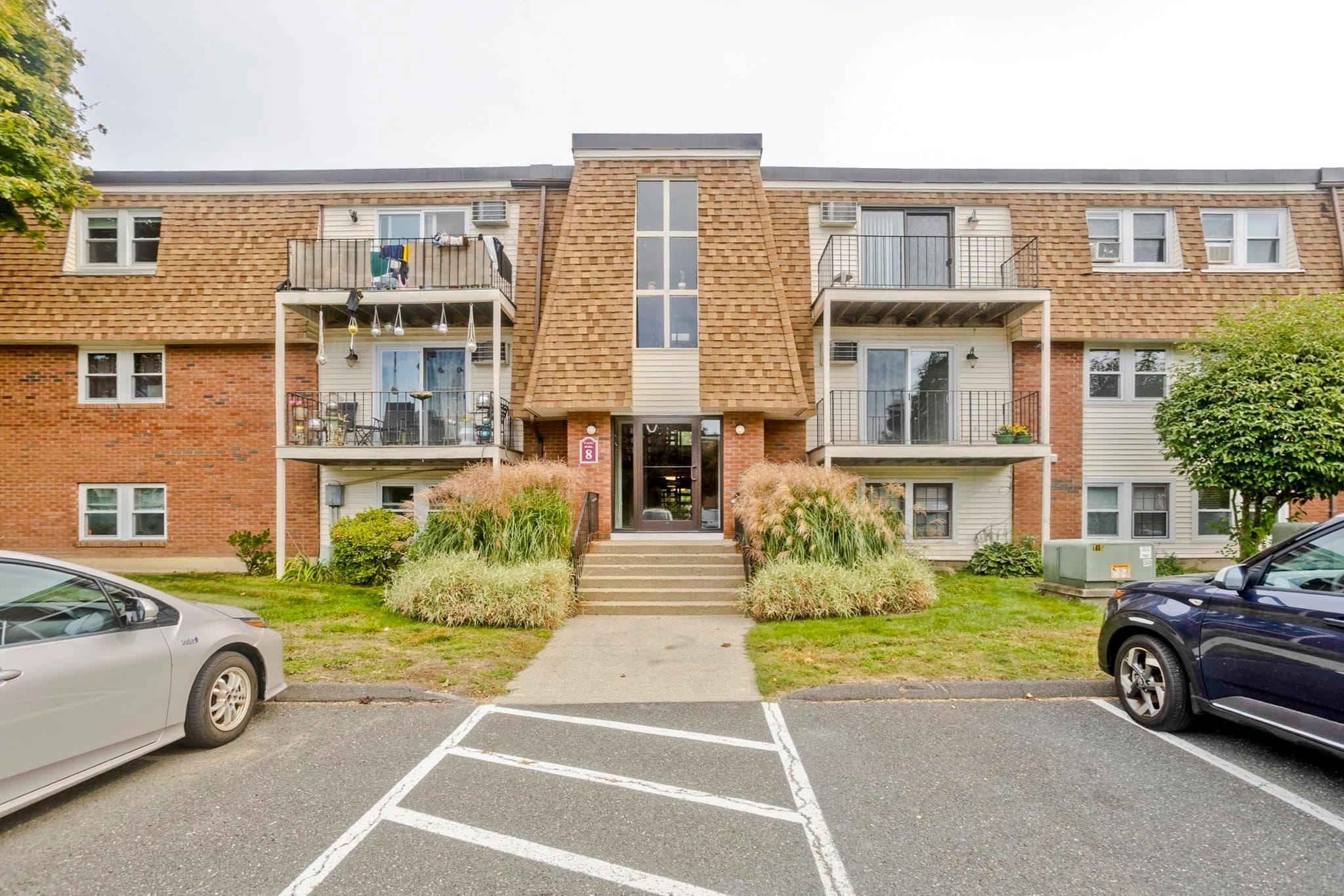 Condominium at 80 Damon Rd # 8206, Northampton MA 01060, Northampton, photo 2 of 24