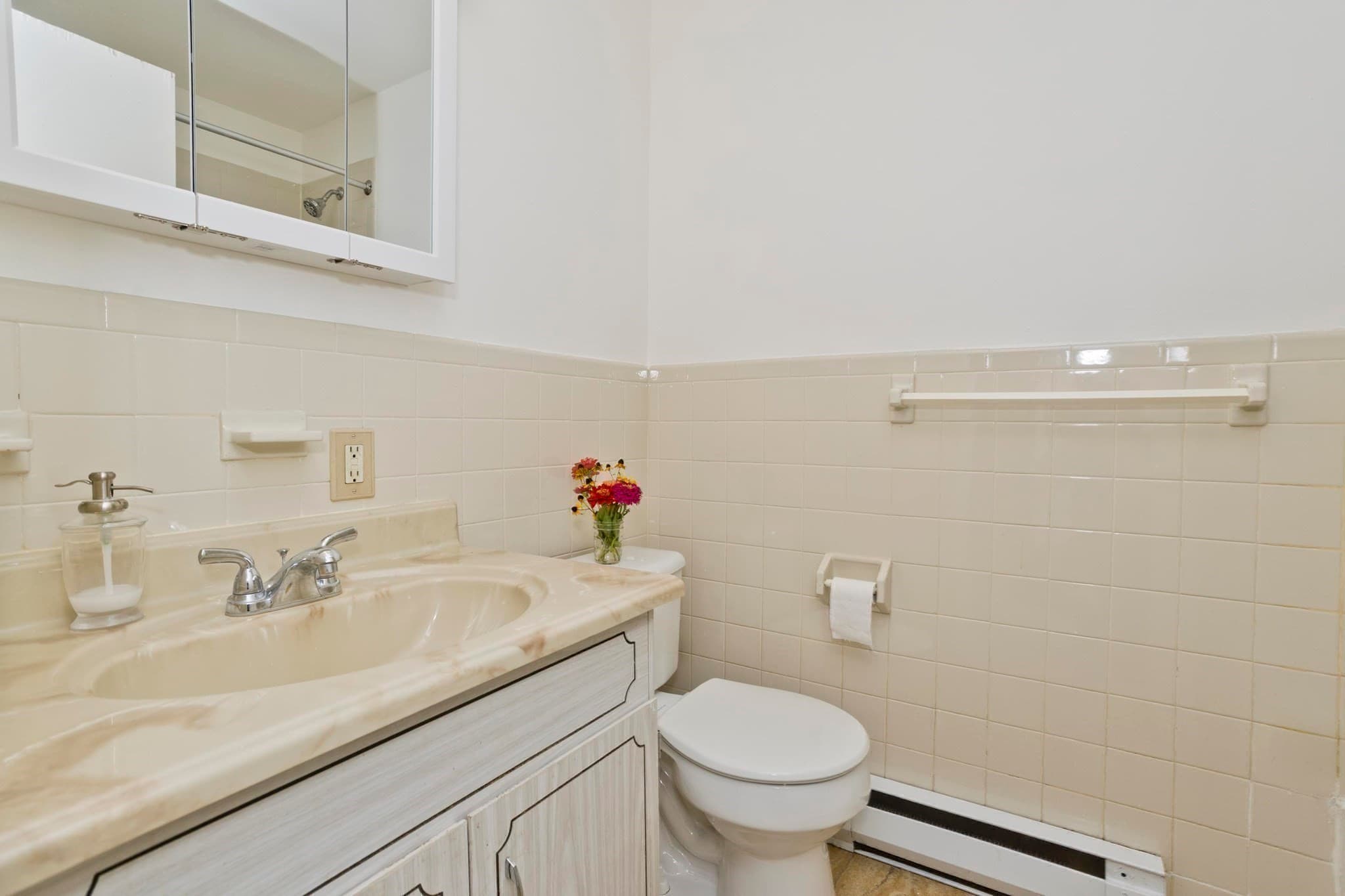 Condominium at 80 Damon Rd # 8206, Northampton MA 01060, Northampton, photo 13 of 24