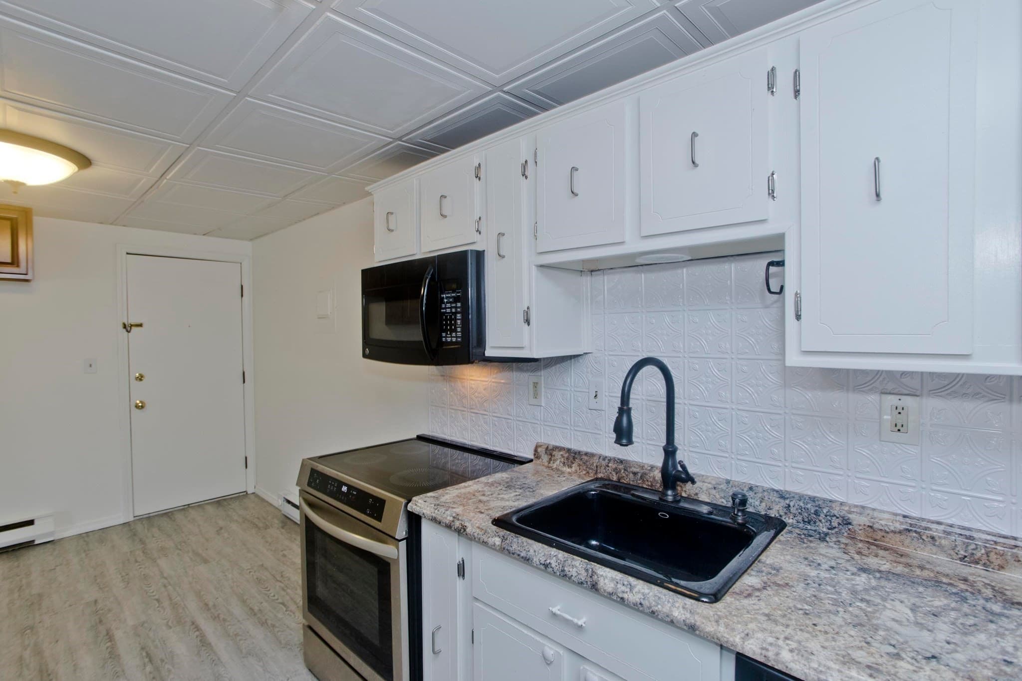 Condominium at 80 Damon Rd # 8206, Northampton MA 01060, Northampton, photo 12 of 24