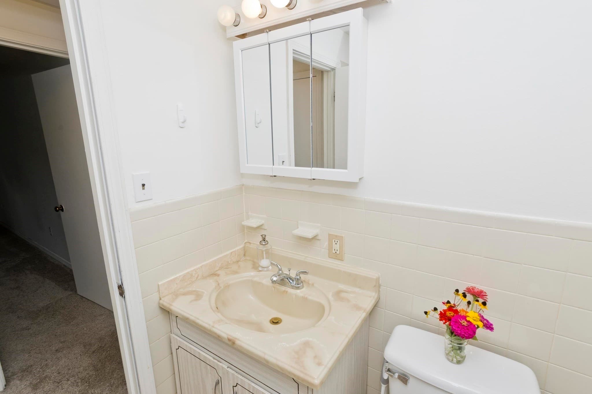 Condominium at 80 Damon Rd # 8206, Northampton MA 01060, Northampton, photo 15 of 24