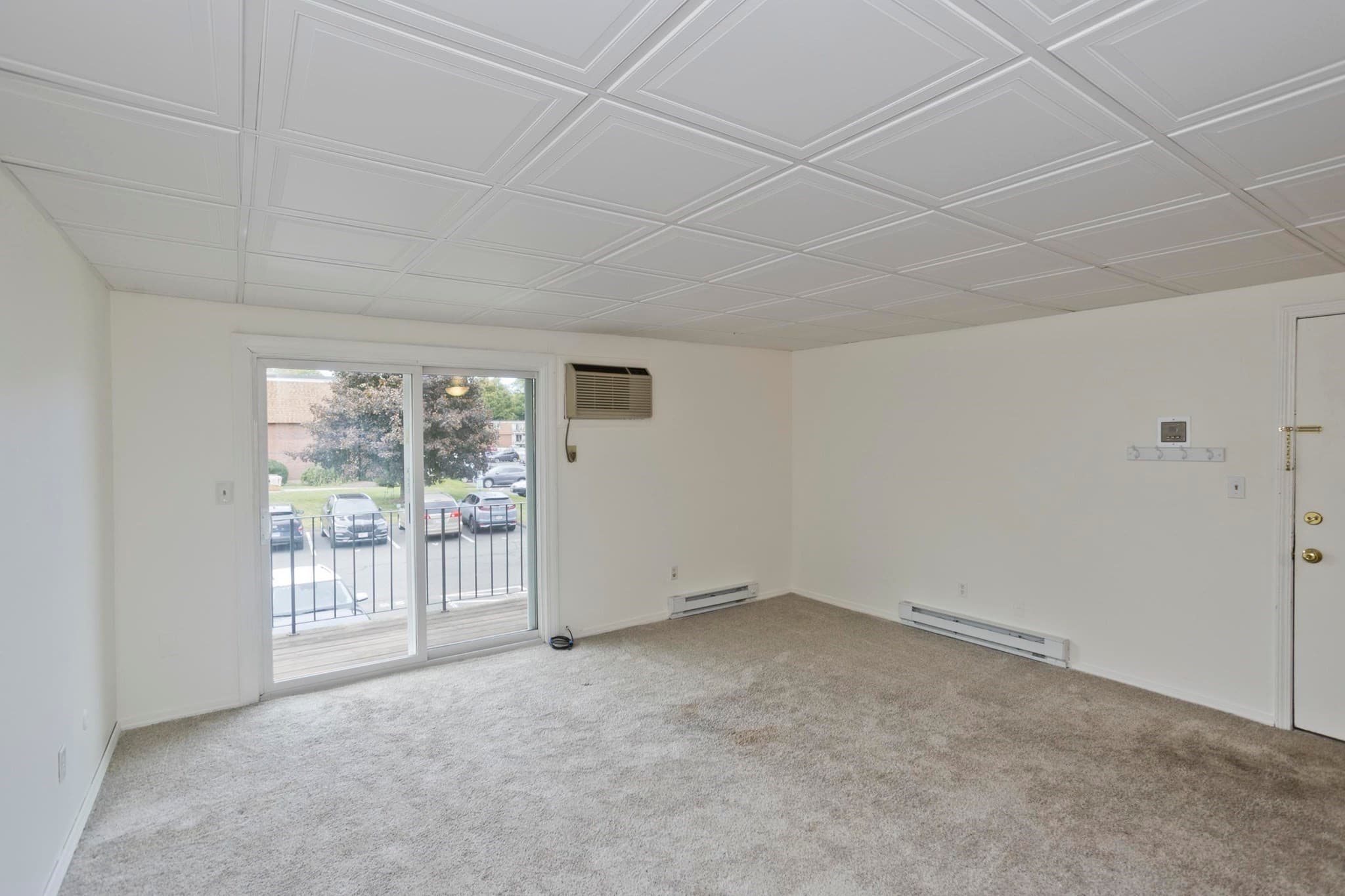 Condominium at 80 Damon Rd # 8206, Northampton MA 01060, Northampton, photo 4 of 24