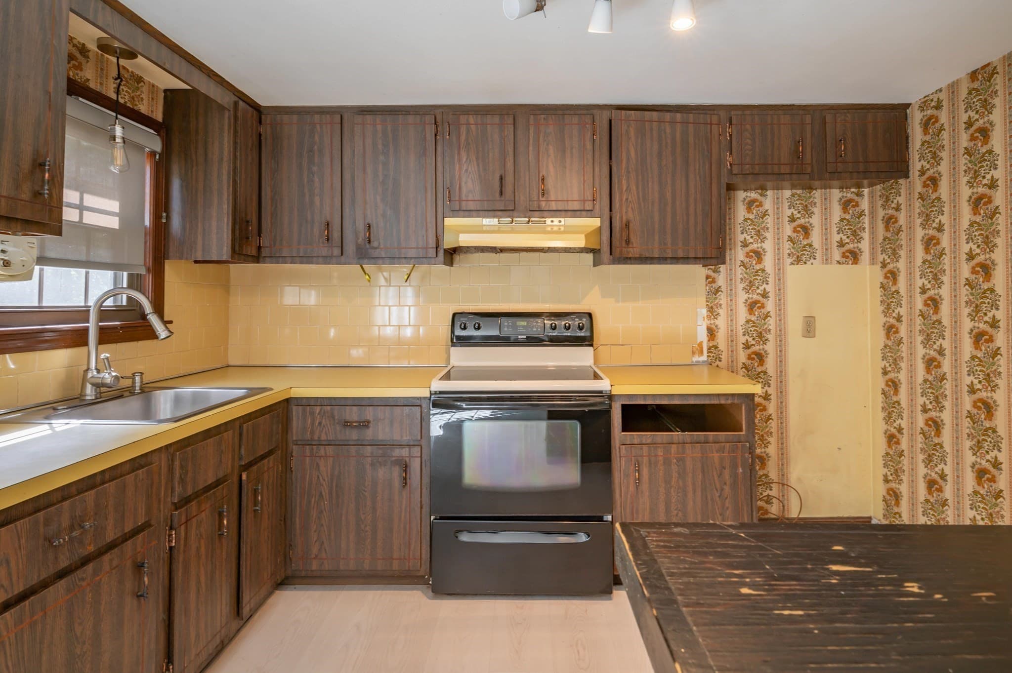 Single Family Residence at 244 Hedges Pond Road, Plymouth MA 02360, Plymouth, photo 12 of 41