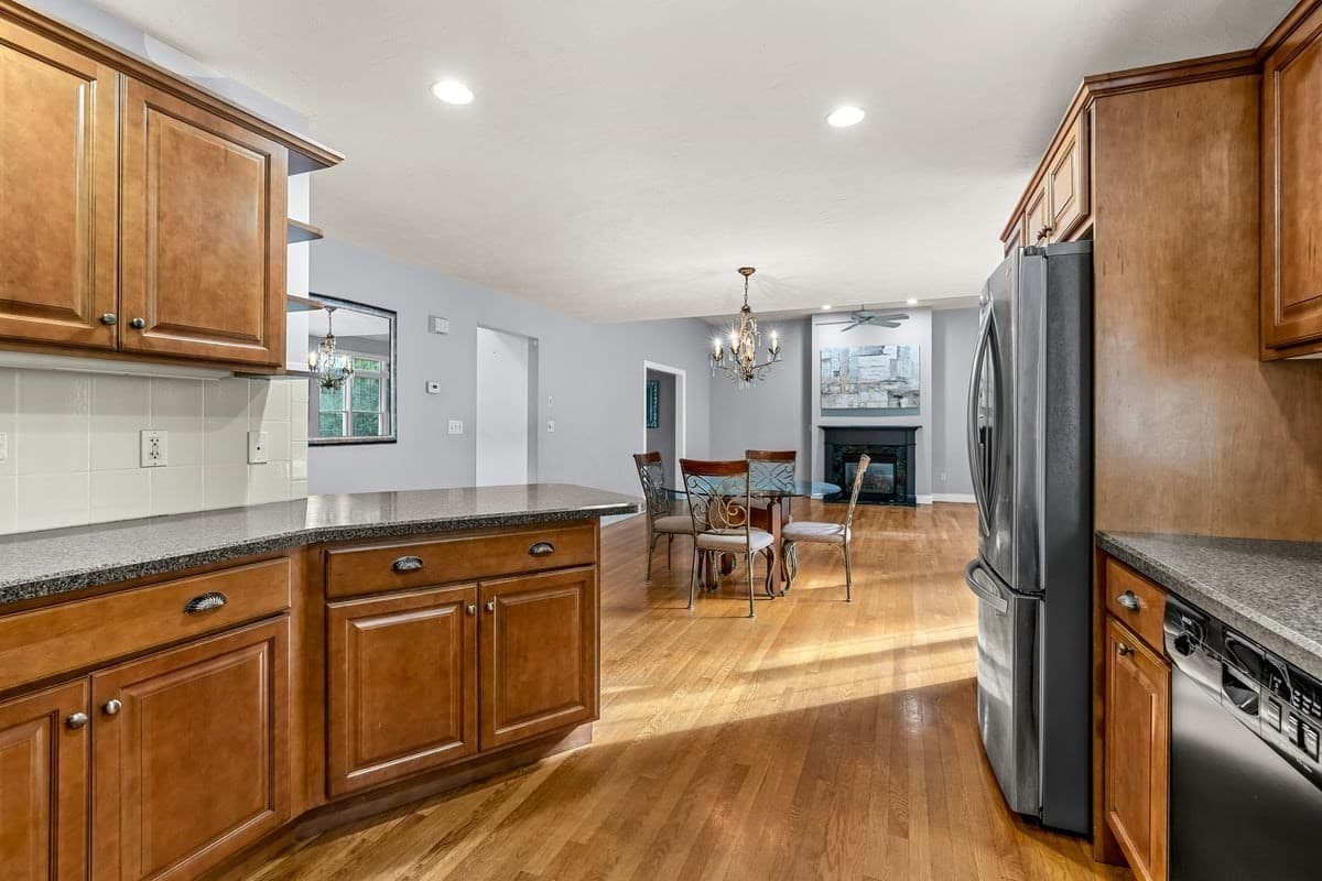 Condominium at 4 Doctors Hill # 4, Scituate MA 02066, Scituate, photo 7 of 30