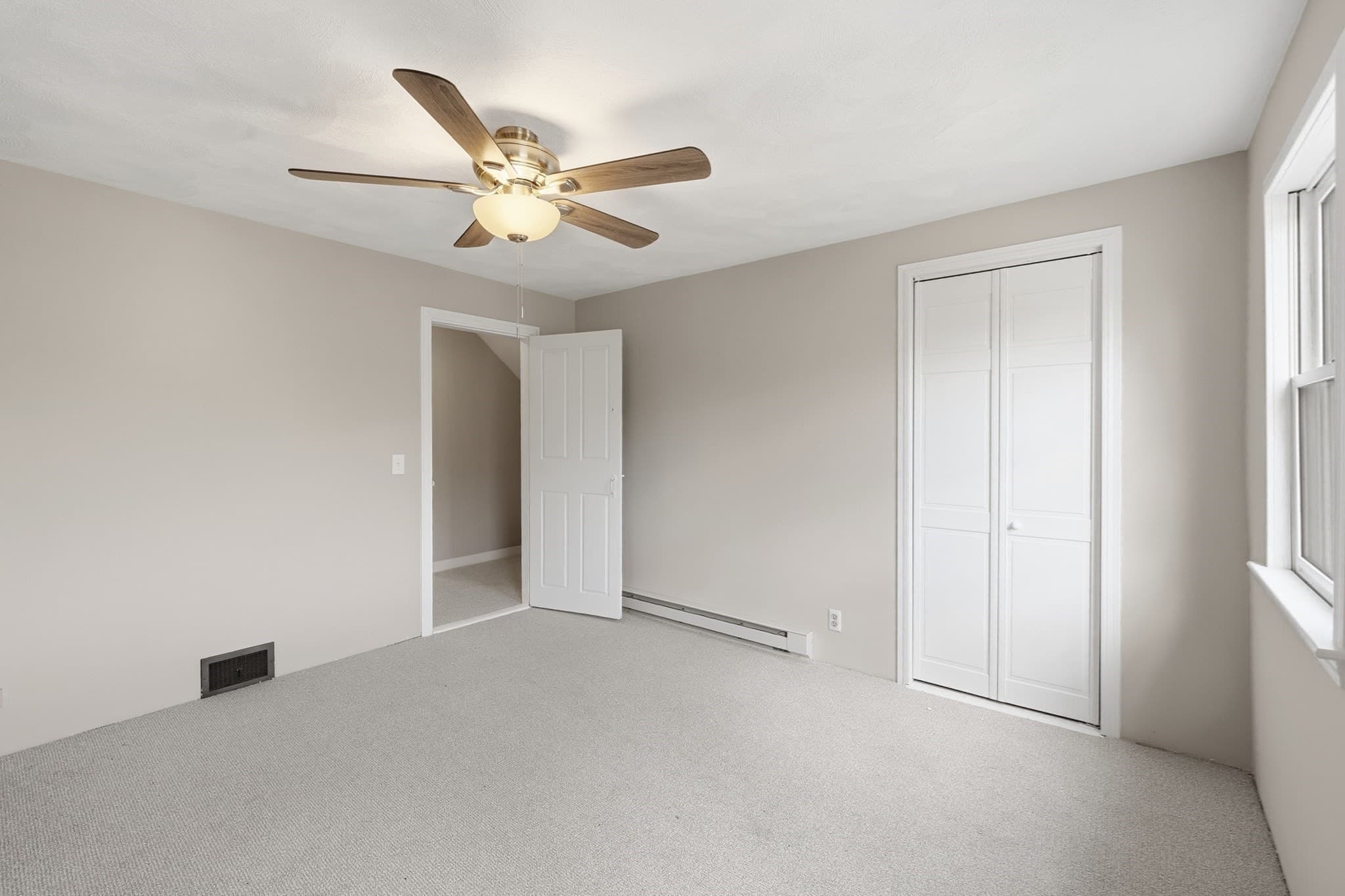 Single Family Residence at 28 W Prescott St, Westford MA 01886, Westford, photo 10 of 12