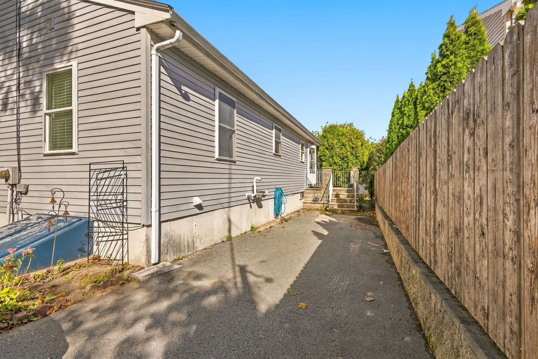 Single Family Residence at 739 County St, New Bedford MA 02740, New Bedford, photo 32 of 36