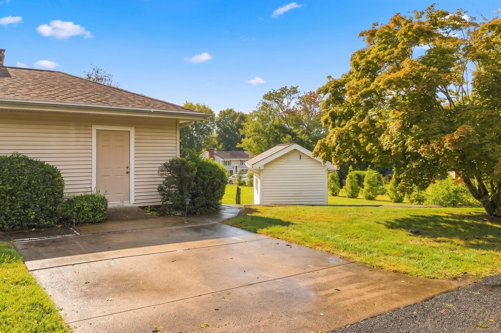 Single Family Residence at 131 Valley Rd, Somerset MA 02726, Somerset, photo 5 of 42