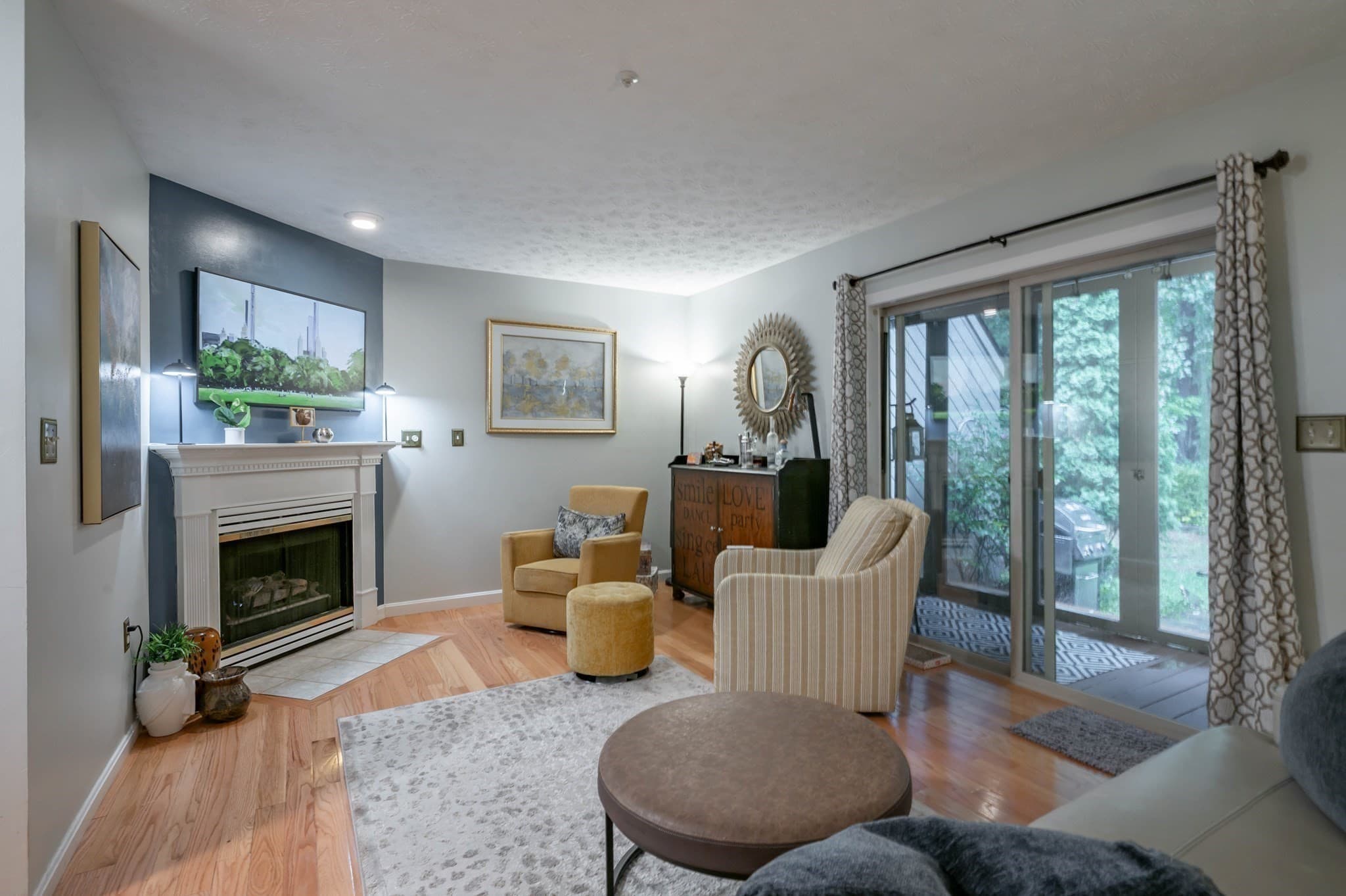 Condominium at 22 Suffolk Ct # 22, Bedford NH 03110, Bedford, photo 10 of 23