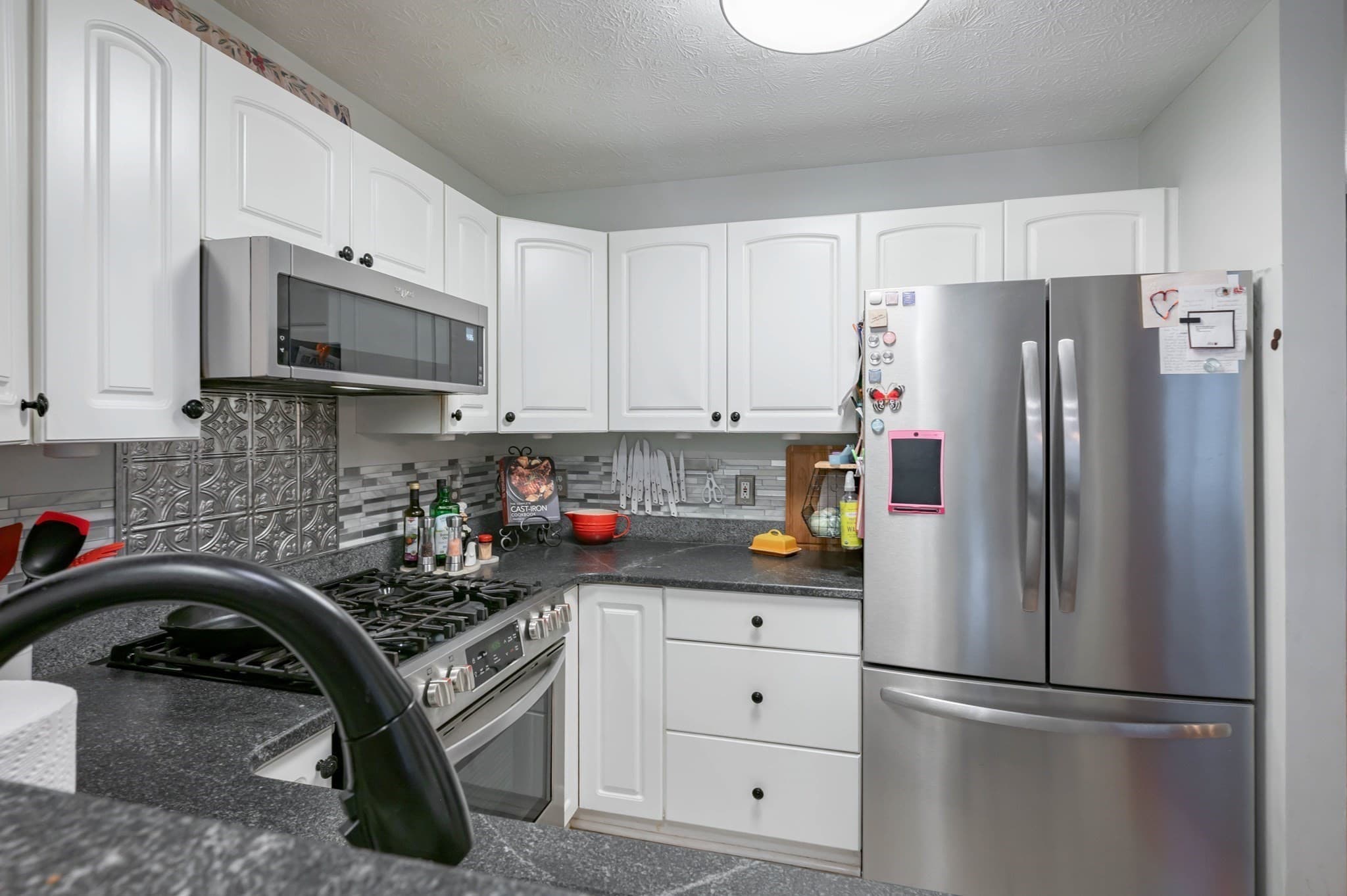 Condominium at 22 Suffolk Ct # 22, Bedford NH 03110, Bedford, photo 4 of 23