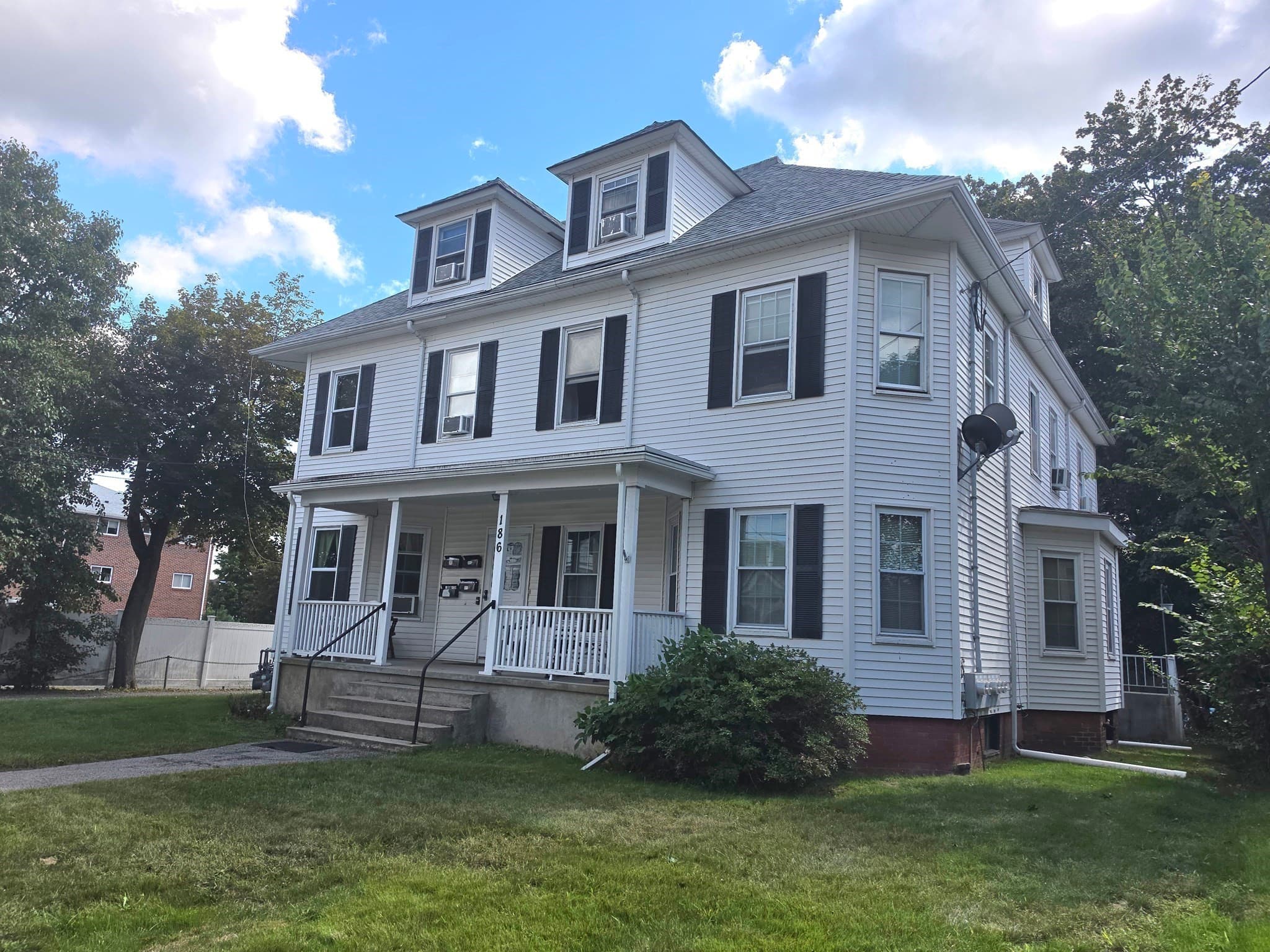 4 Family at 186 County St, Attleboro MA 02703, Attleboro, photo 2 of 27