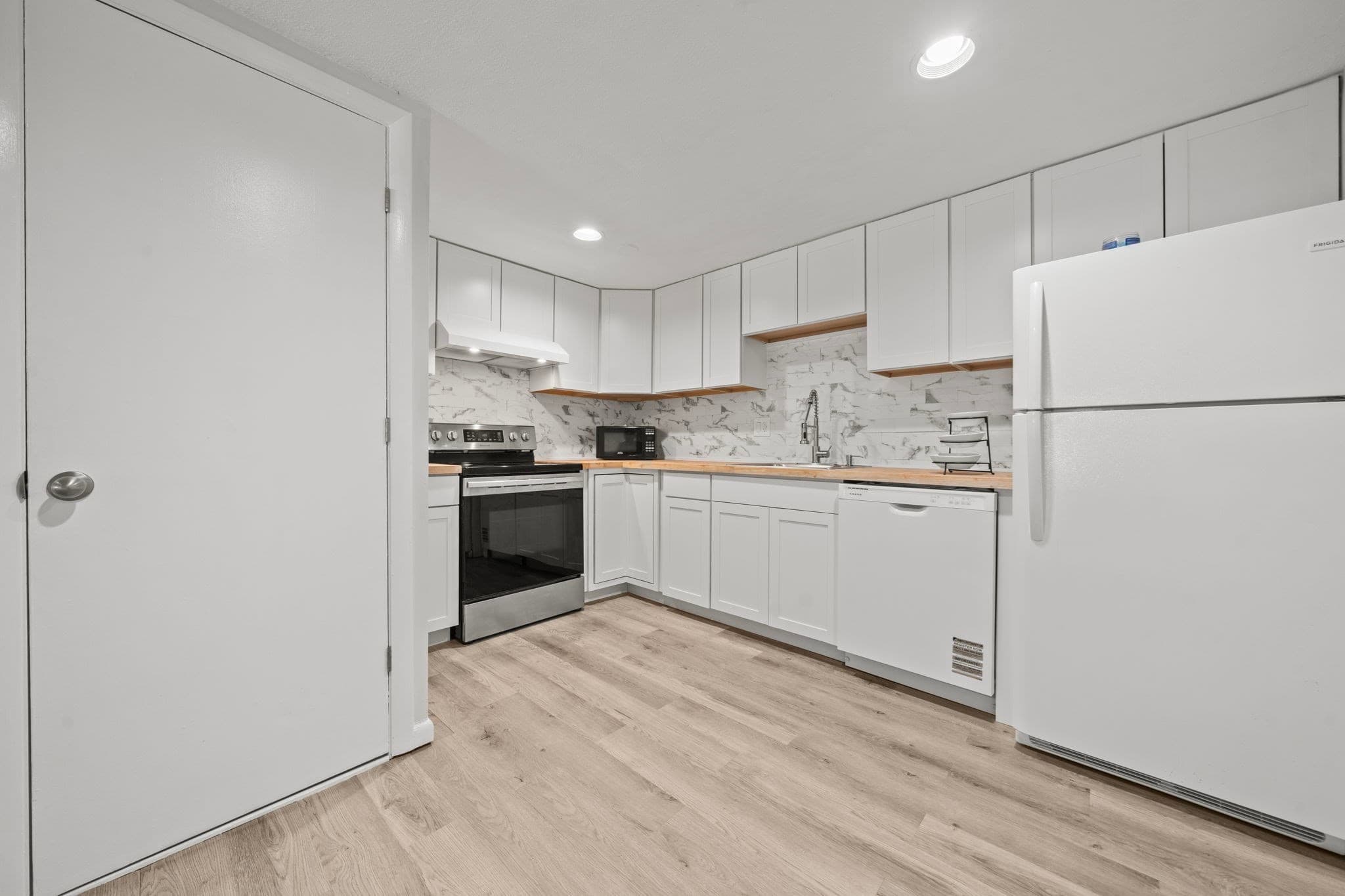 Condominium at 11 Glen Ave # 28, Chelmsford MA 01824, Chelmsford, photo 29 of 41