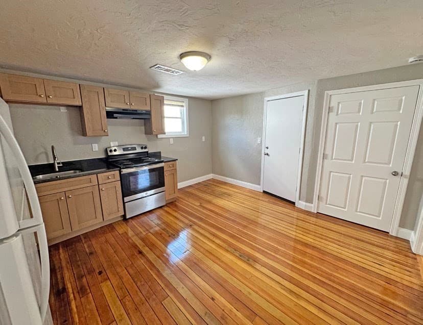 4 Family - 4 Units Up/Down at 122 Foster Street, Peabody MA 01960, Peabody, photo 5 of 14