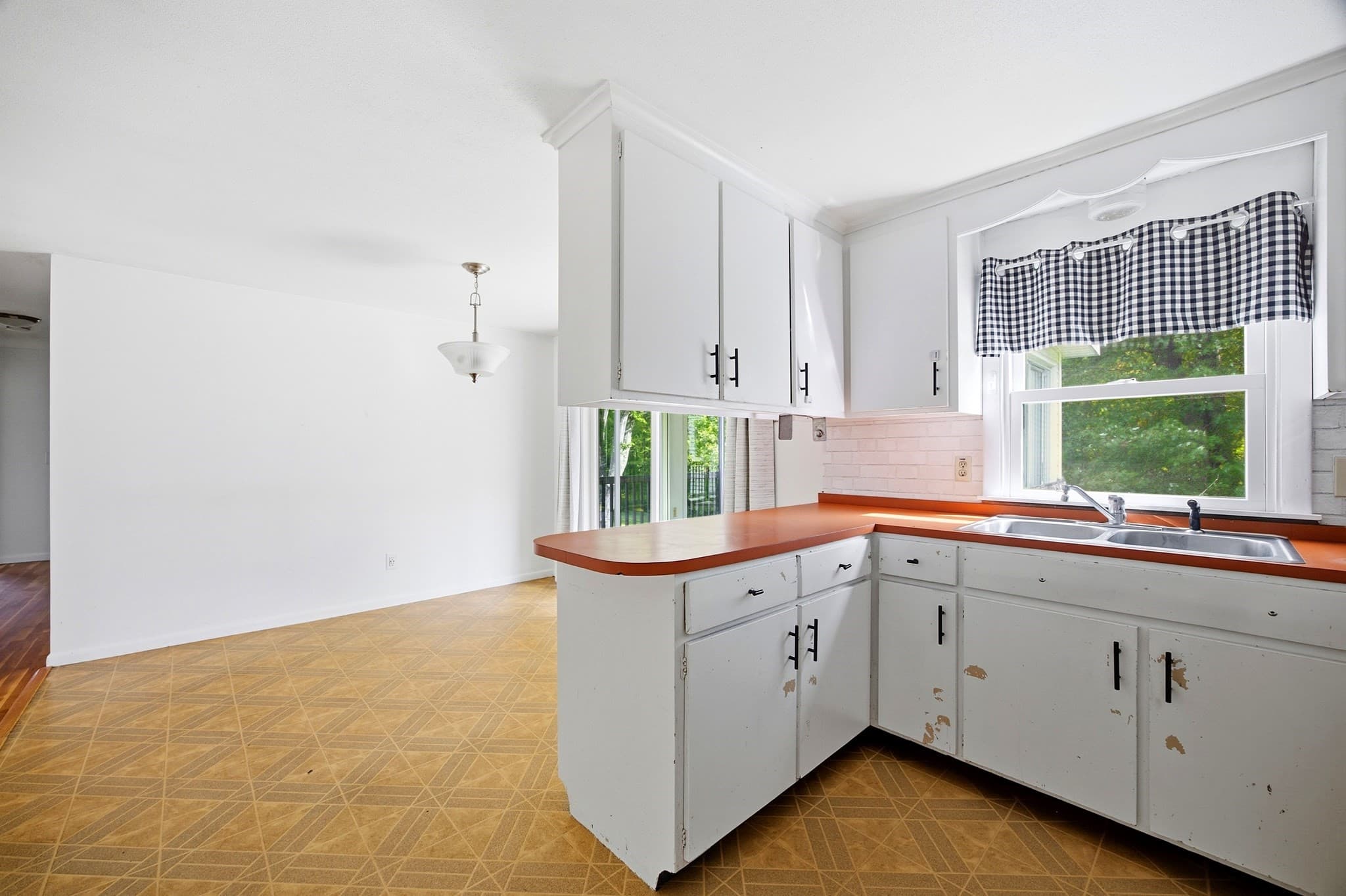 Single Family Residence at 15 Edison Dr, South Hadley MA 01075, South Hadley, photo 16 of 42