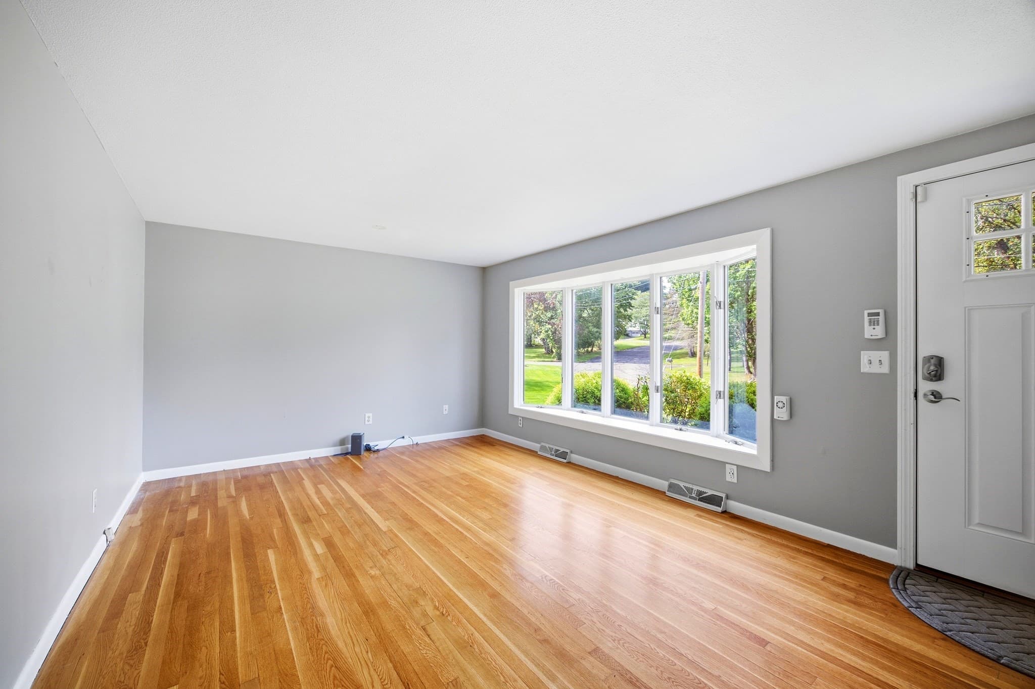 Single Family Residence at 15 Edison Dr, South Hadley MA 01075, South Hadley, photo 9 of 42
