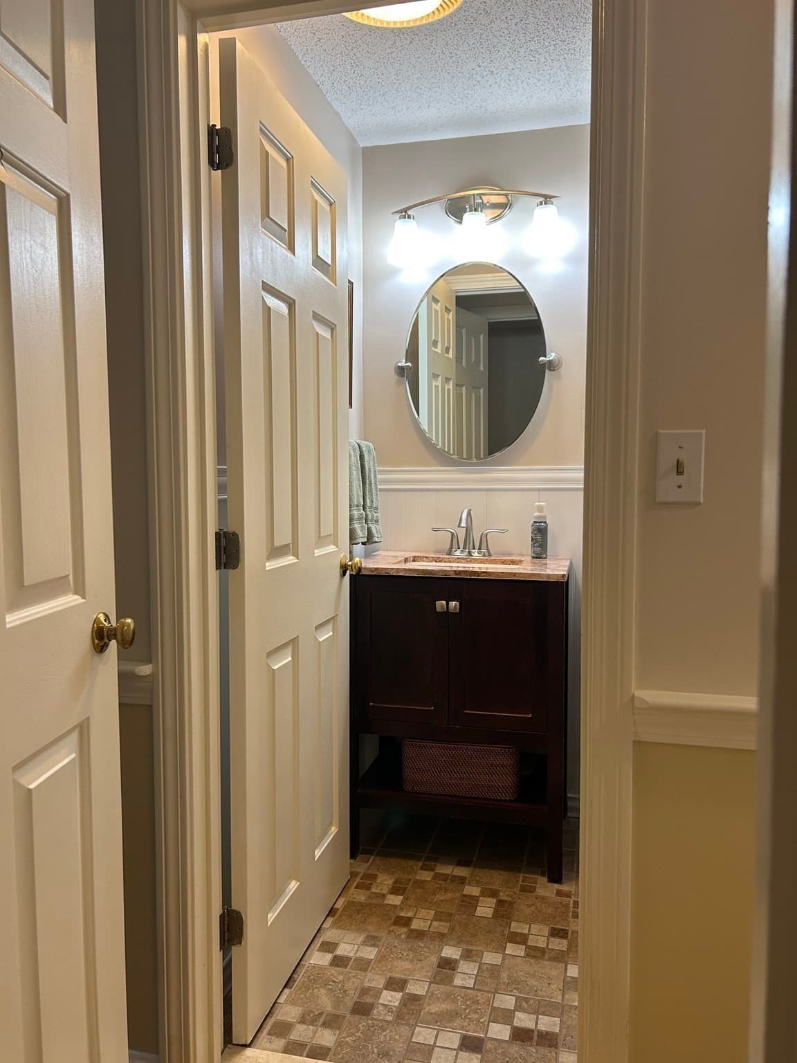 Condominium at 402 Twin Lakes Dr # 402, Halifax MA 02338, Halifax, photo 15 of 34