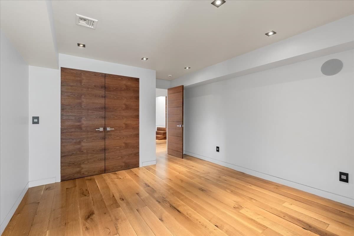 Single Family Residence at 201R Savin Hill Avenue, Boston MA 02125, Boston, photo 27 of 40