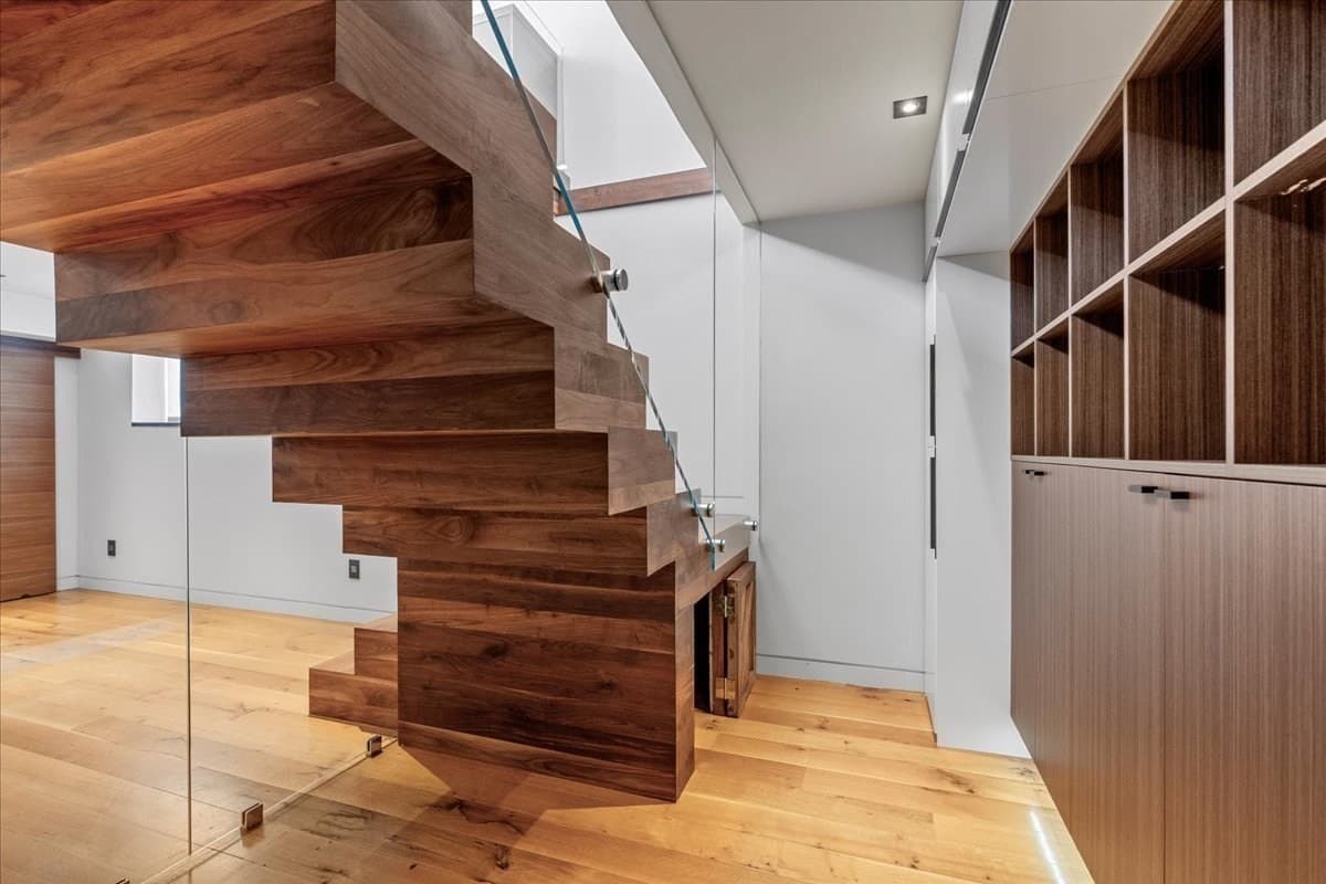 Single Family Residence at 201R Savin Hill Avenue, Boston MA 02125, Boston, photo 24 of 40