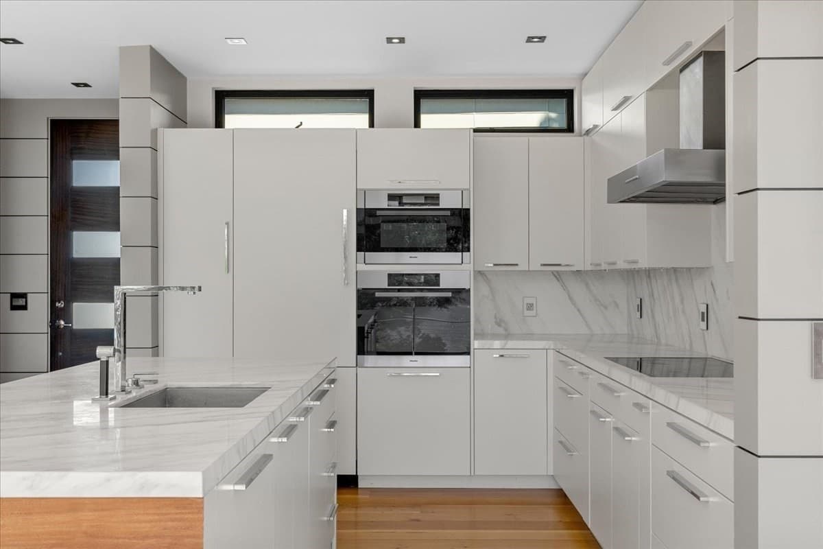 Single Family Residence at 201R Savin Hill Avenue, Boston MA 02125, Boston, photo 8 of 40