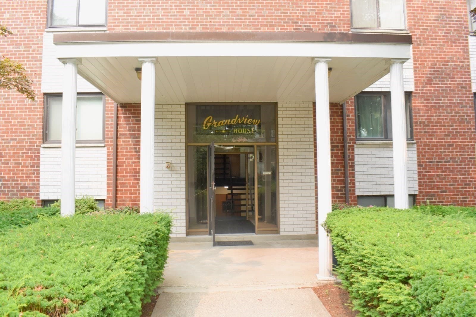 Condominium at 100 Grand View Avenue # 10C, Quincy MA 02170, Quincy, photo 14 of 16