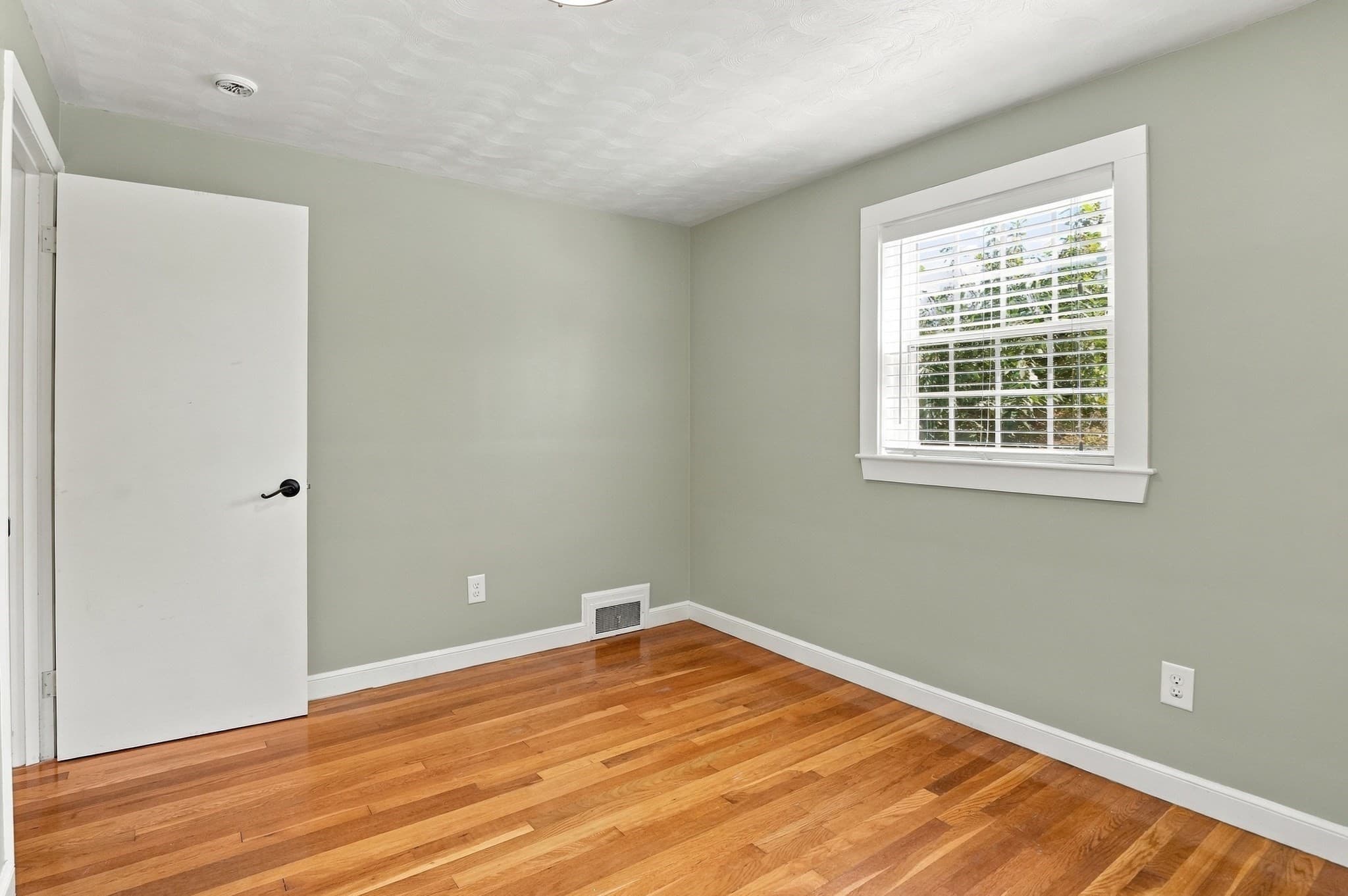 Single Family Residence at 6 Danielian Drive, West Boylston MA 01583, West Boylston, photo 14 of 26