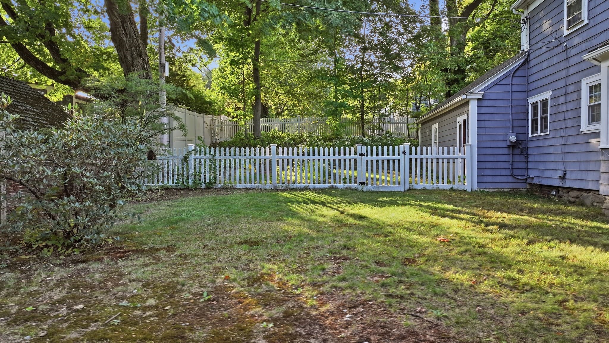 Single Family Residence at 1 Algonquin Rd, Worcester MA 01609, Worcester, photo 39 of 41