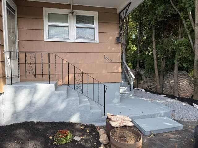 Single Family Residence at 186 Pearl St, Brockton MA 02301, Brockton, photo 2 of 22