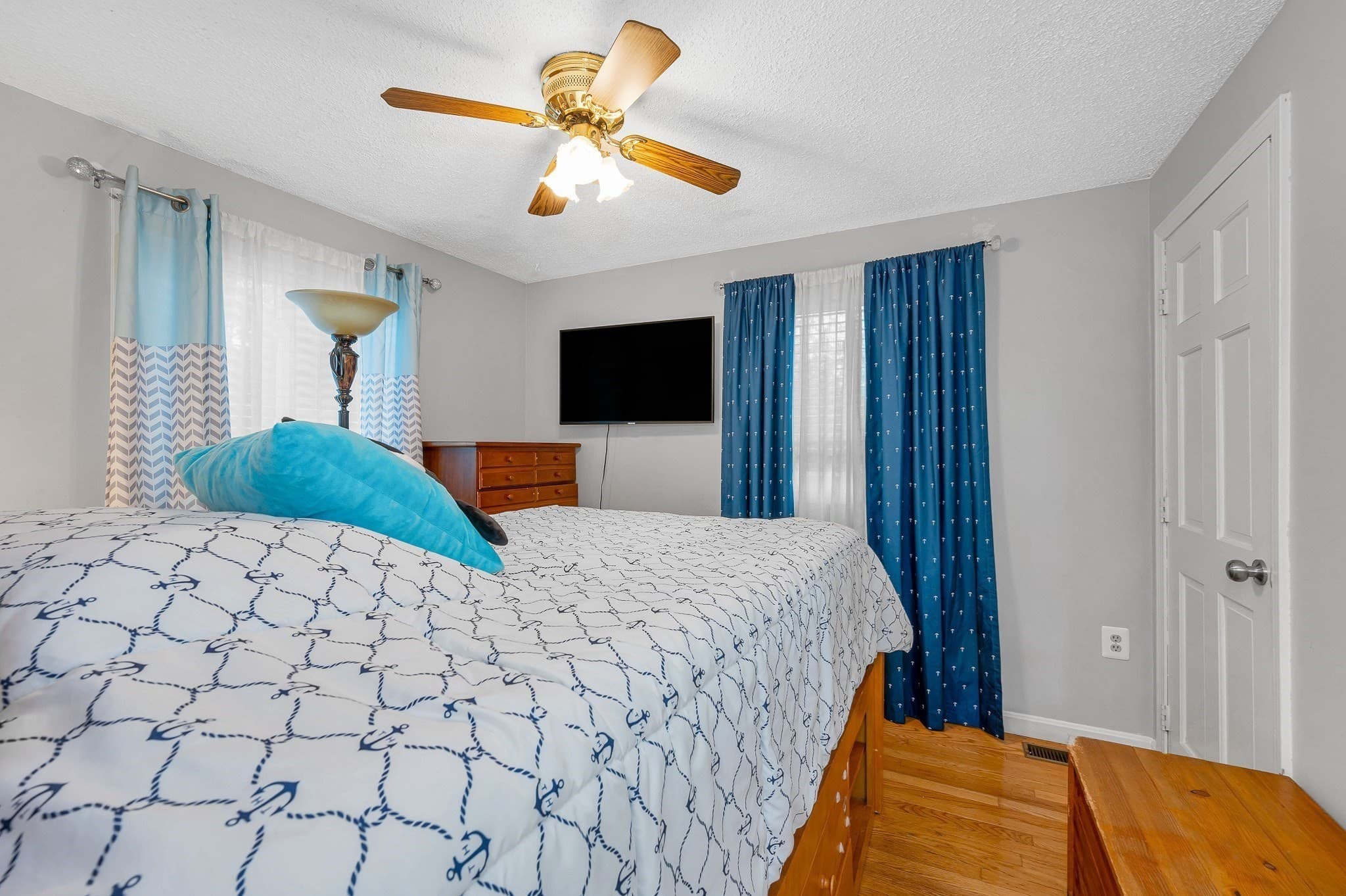Single Family Residence at 100 Village Dr, Dracut MA 01826, Dracut, photo 17 of 42