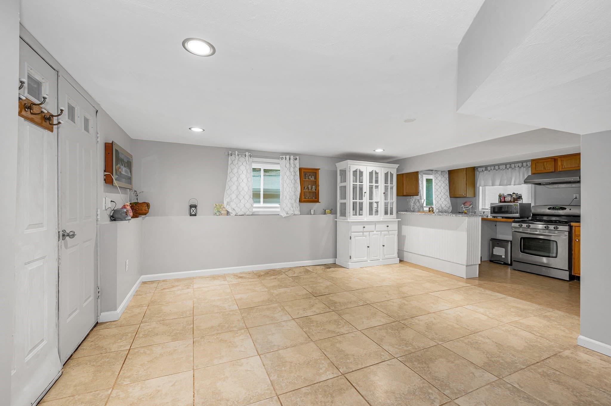Single Family Residence at 100 Village Dr, Dracut MA 01826, Dracut, photo 32 of 42
